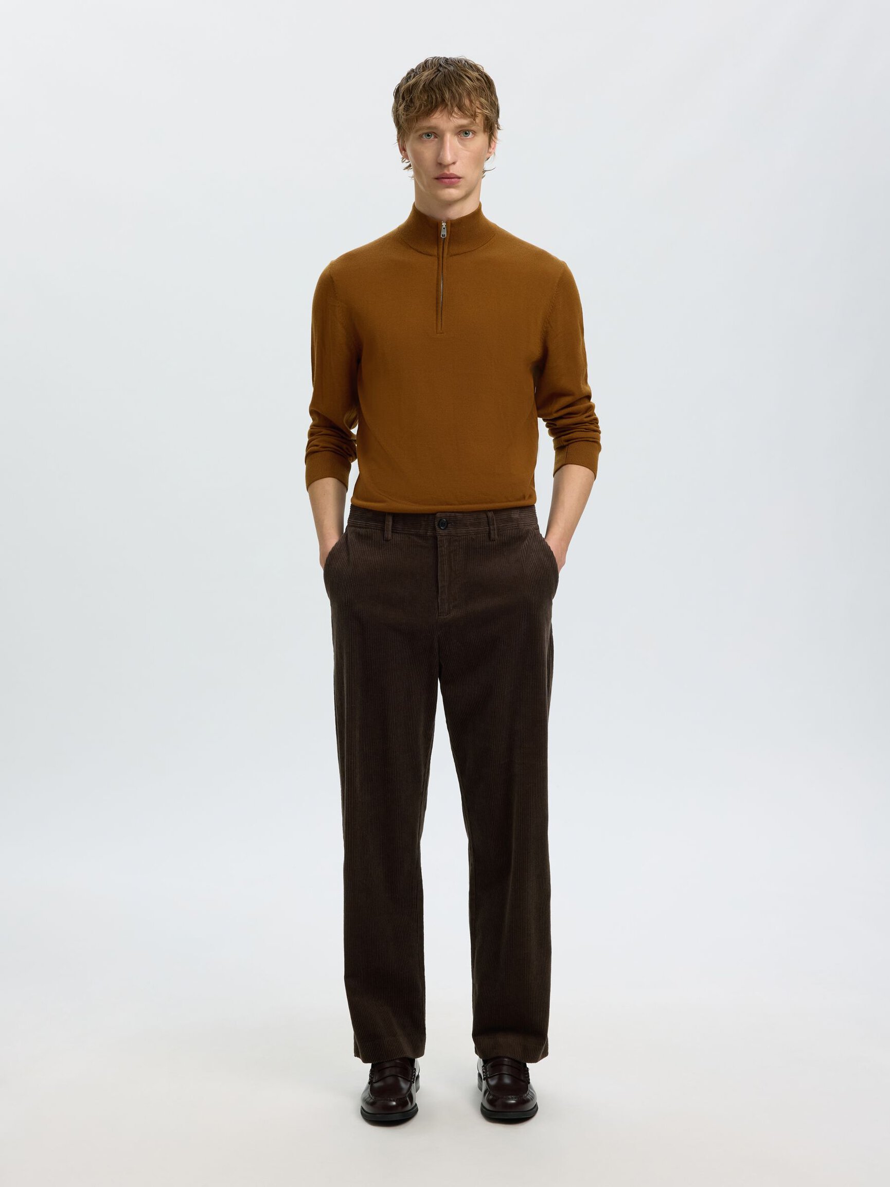 SWETER Z KRÓTKIM ZAMKIEM