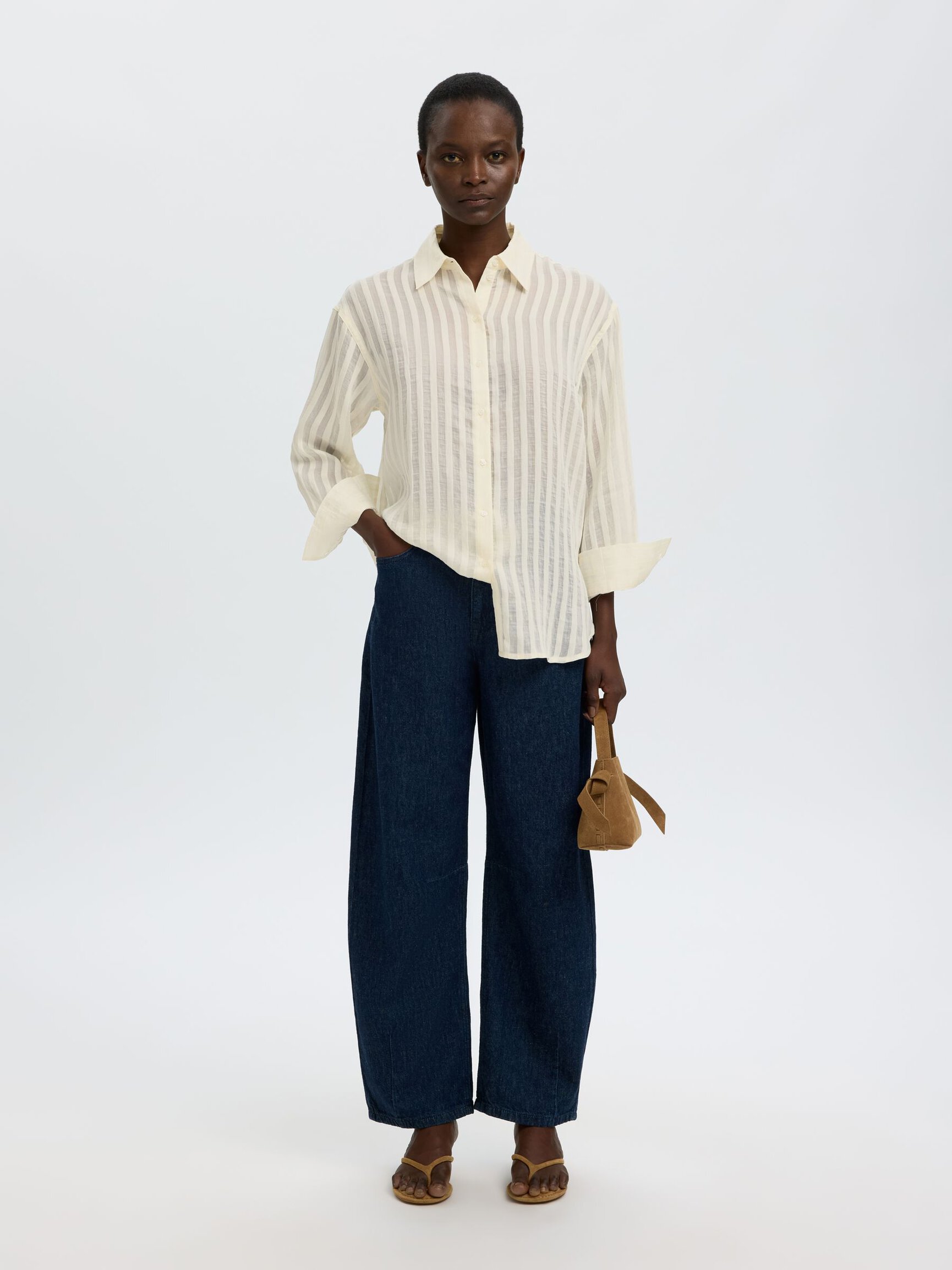 OVERSIZED FIT OVERHEMD MET LANGE MOUWEN