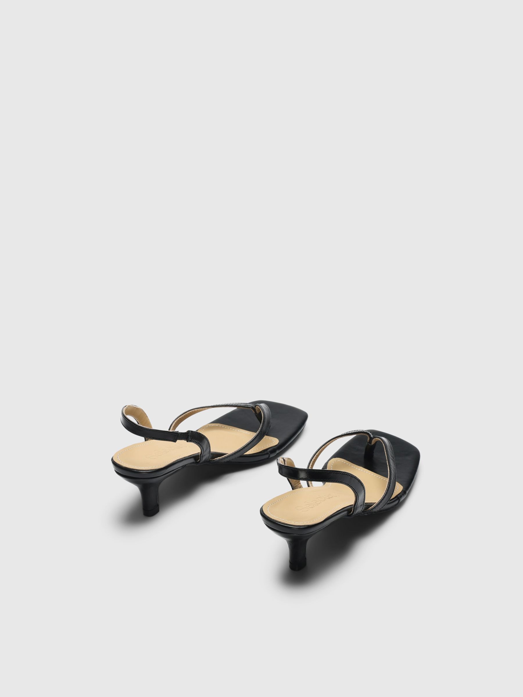 LEDER SANDALEN MIT BREITEN RIEMEN