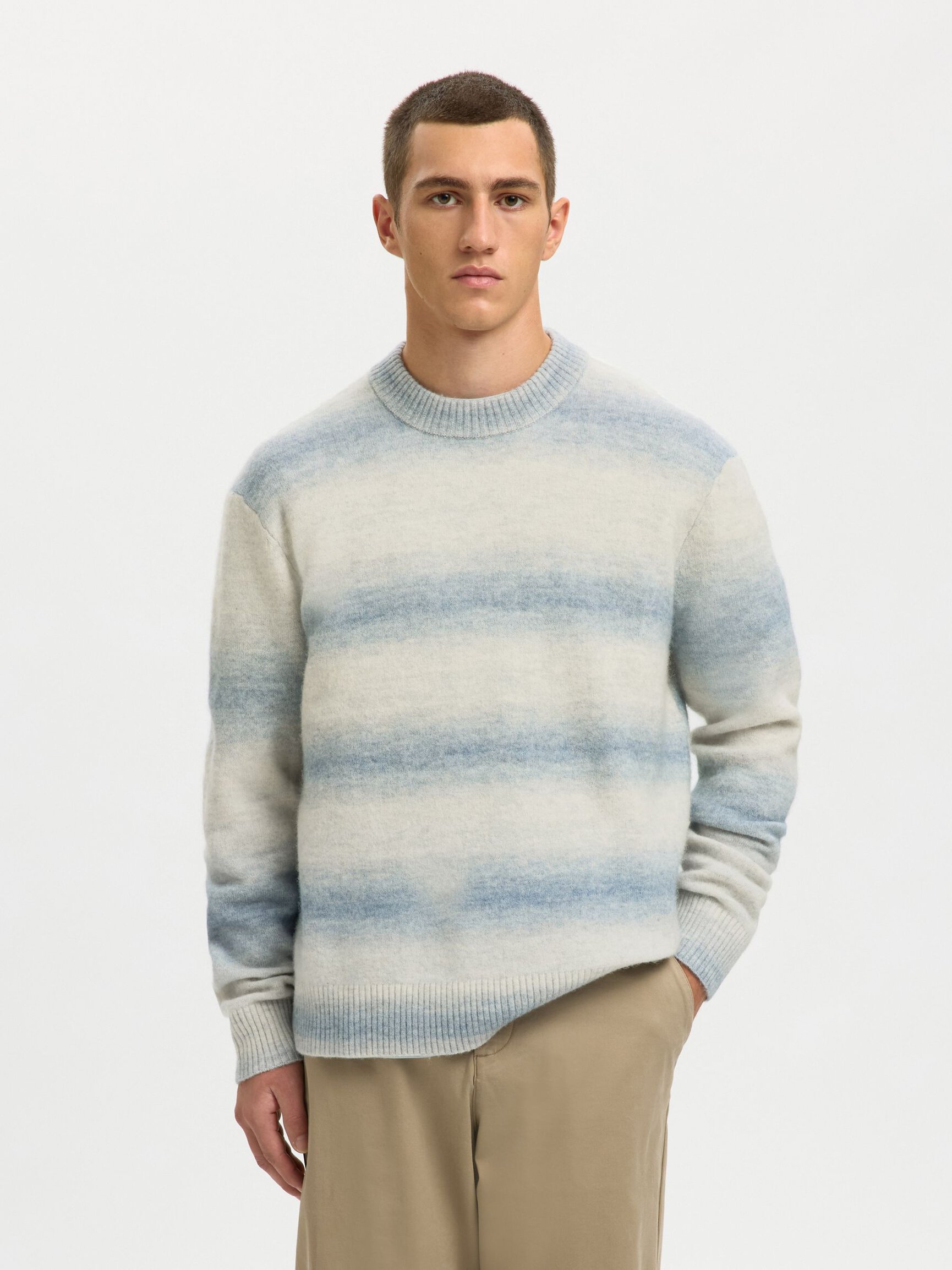 RELAXED FIT KNITTED PULLOVER