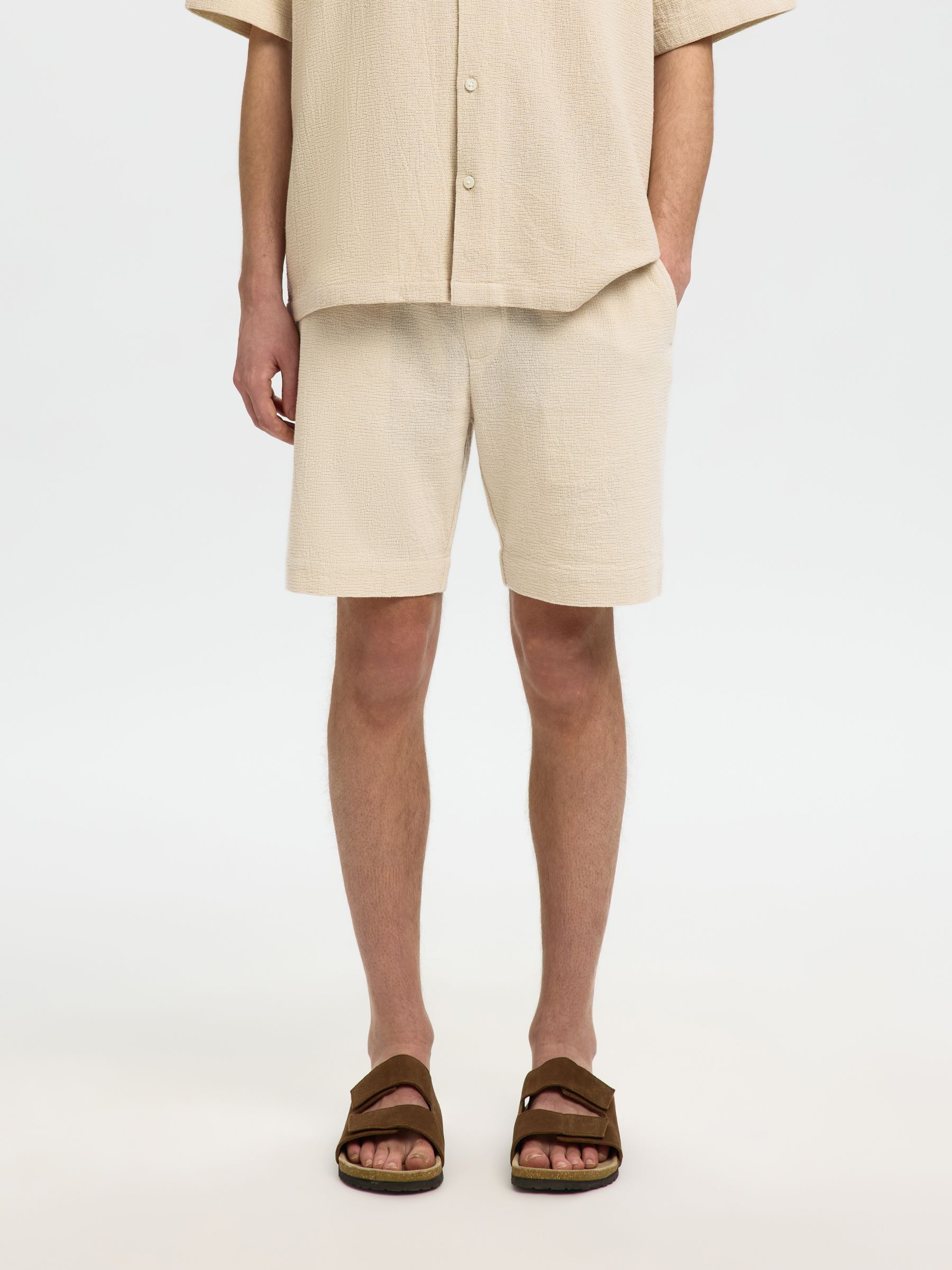 REGULAR FIT SHORTS
