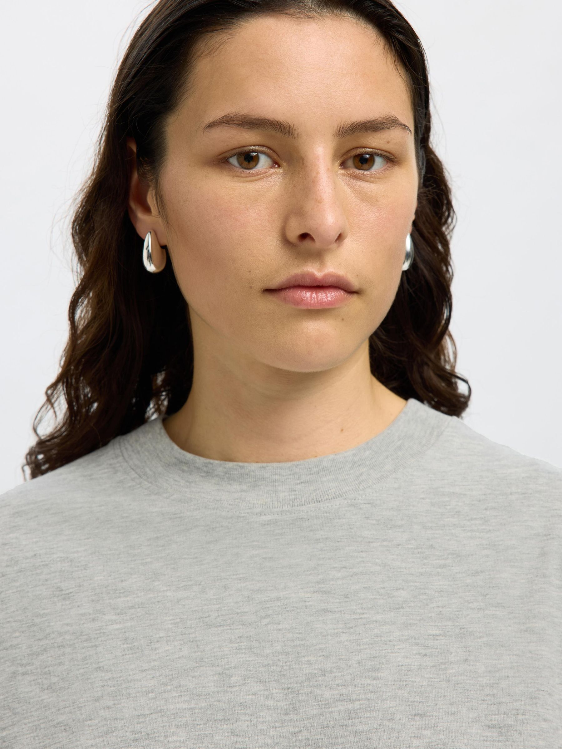 ESSENTIAL OVERSIZED T-SHIRT