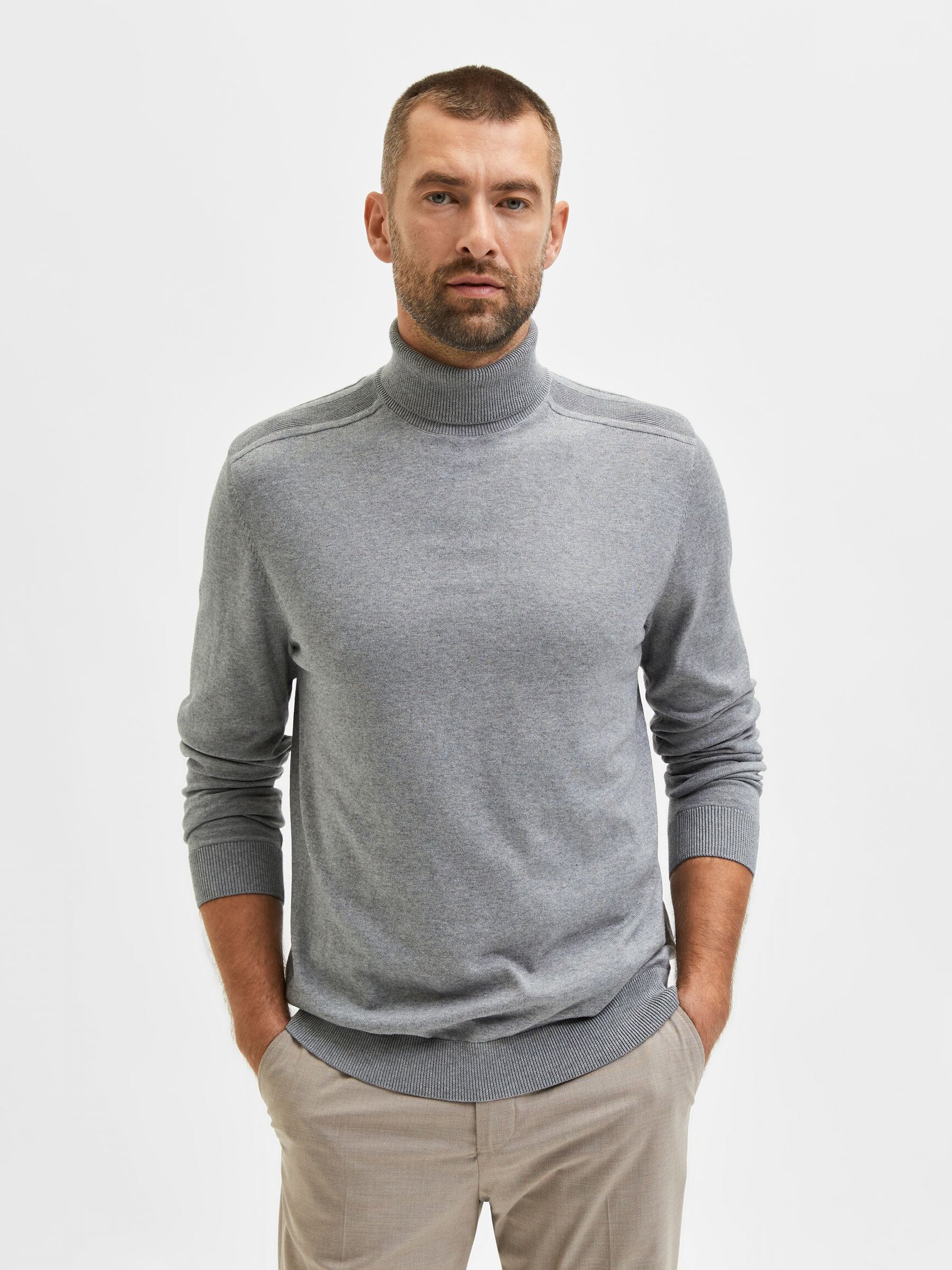 LONG-SLEEVED ROLL NECK PULLOVER
