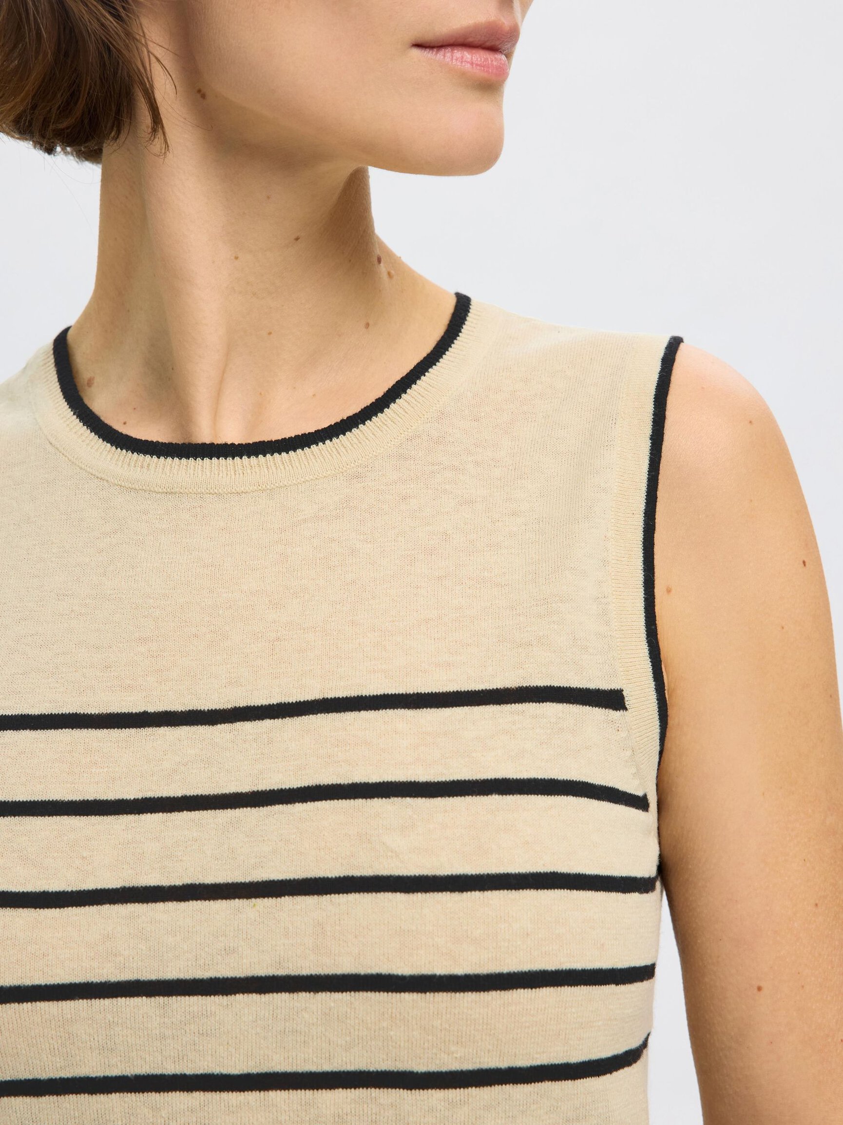 LINEN BLEND KNITTED TOP