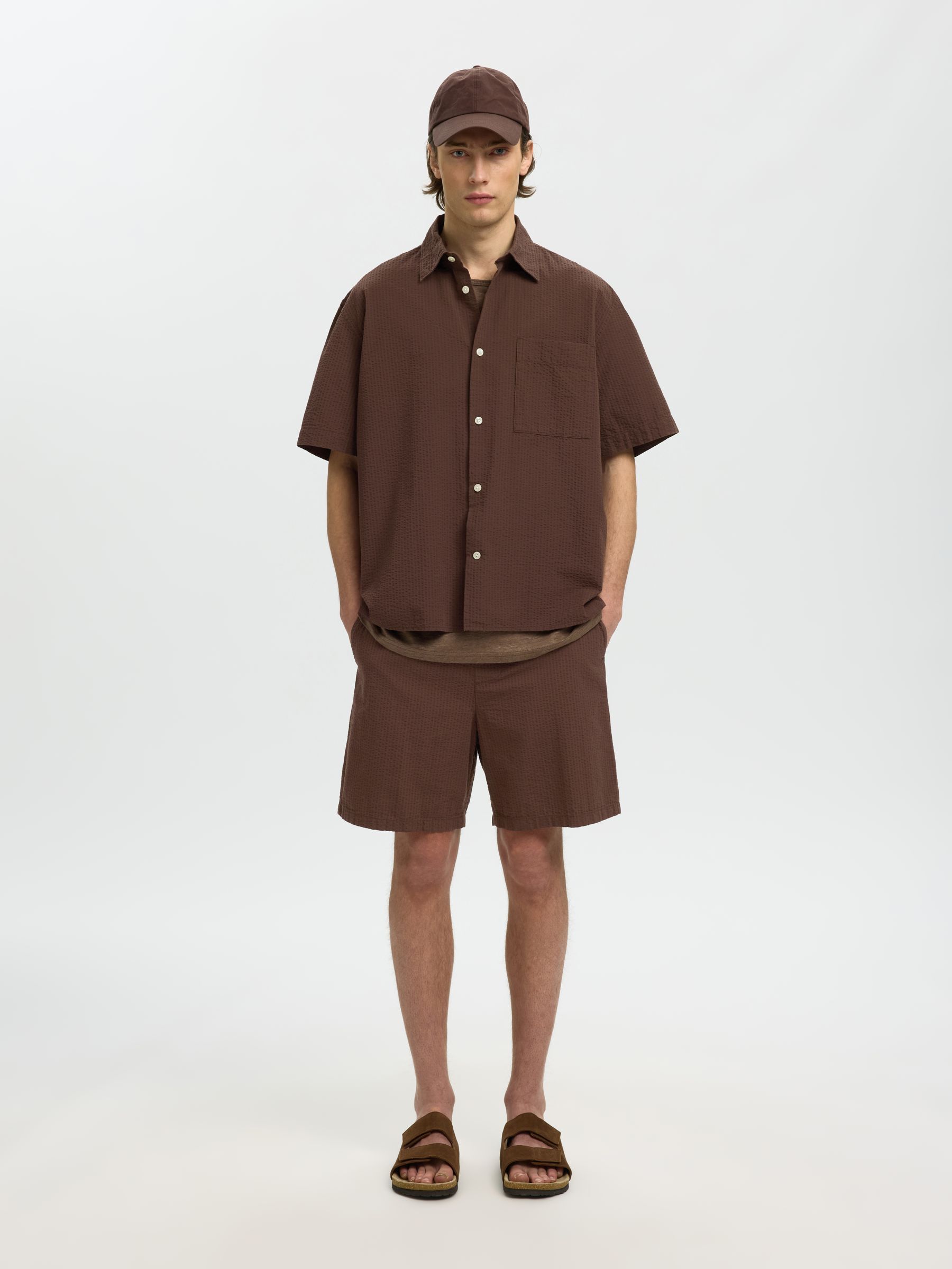 REGULAR FIT SEERSUCKER SHORTS