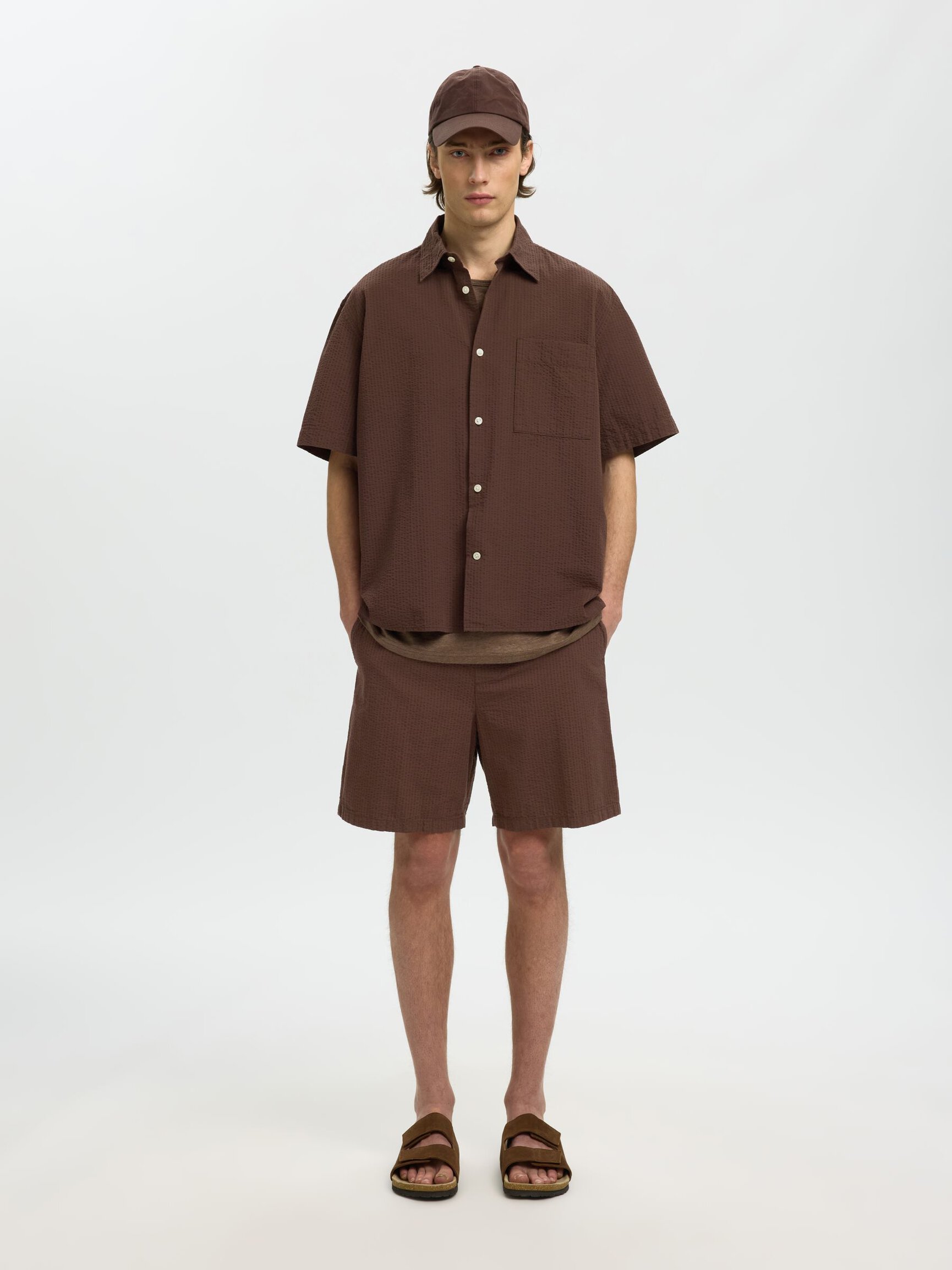 REGULAR FIT SEERSUCKER SHORTS