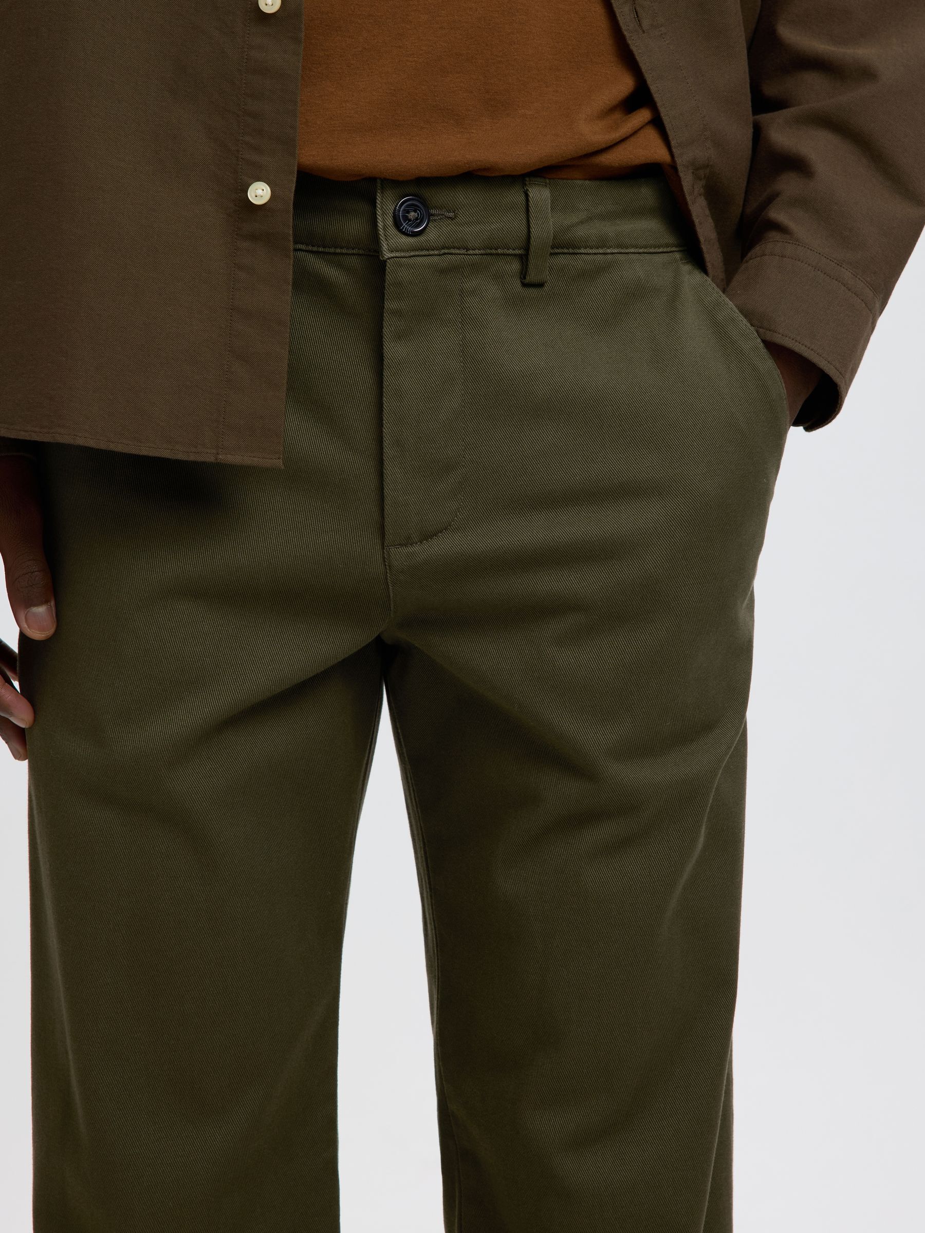 STRAIGHT FIT CHINOS