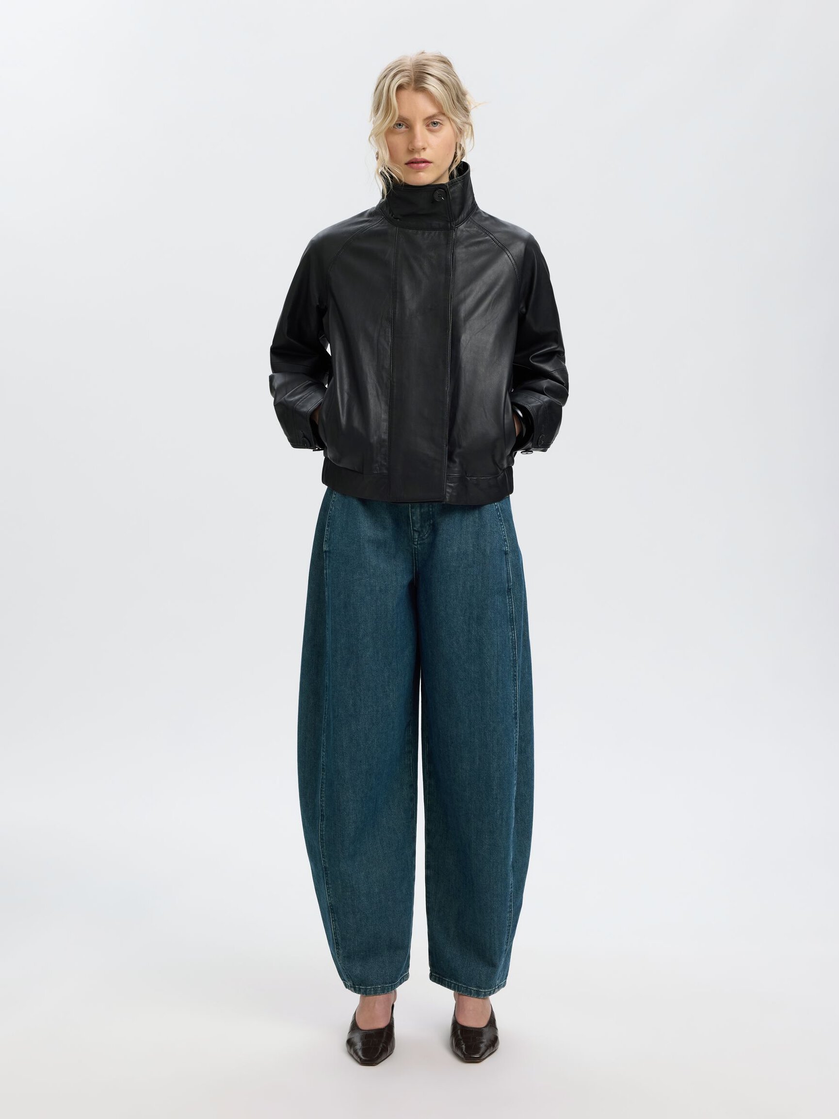 BARREL FIT JEANS