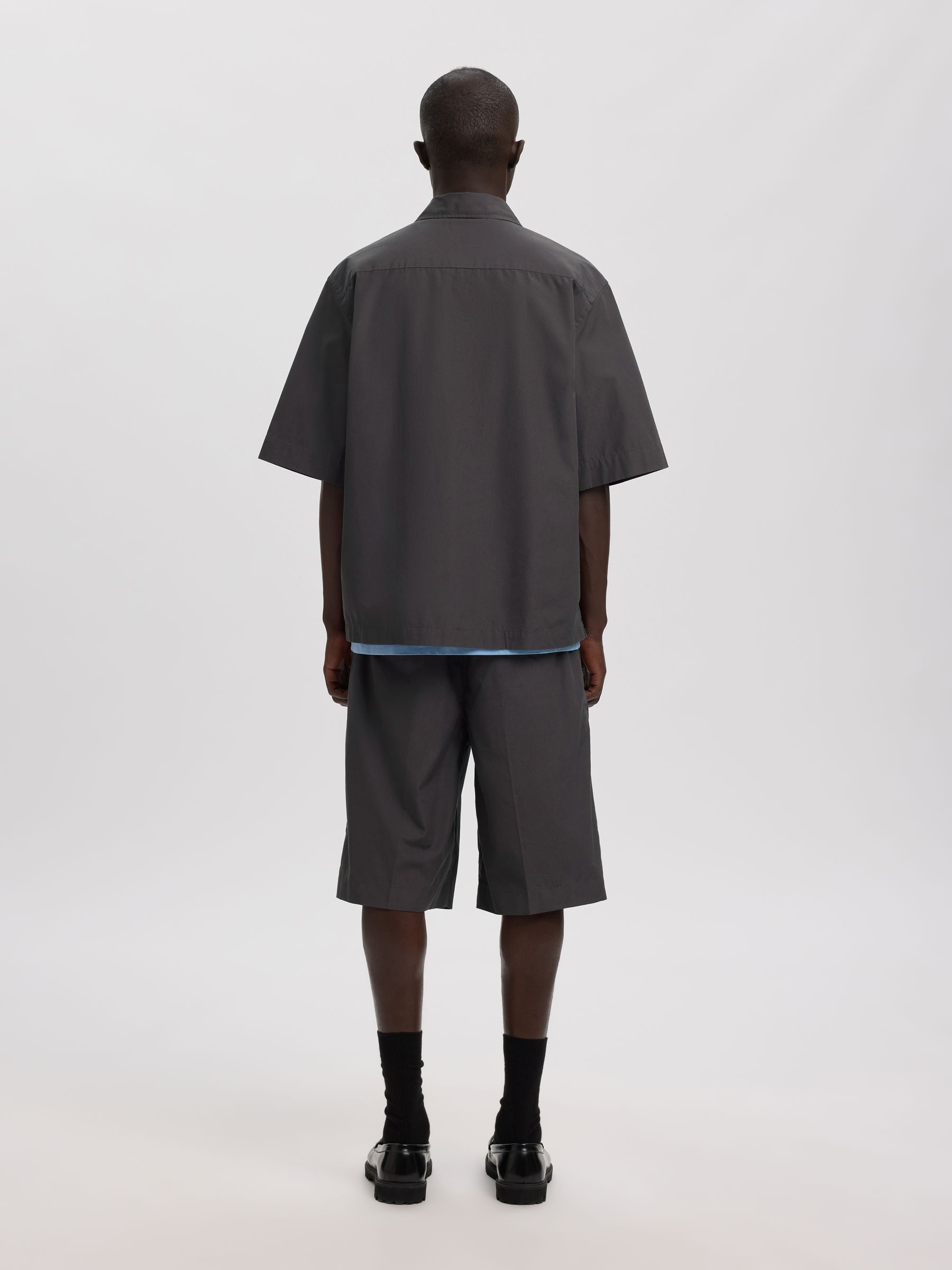 RELAXED FIT SHORT SLEEVED SHIRT