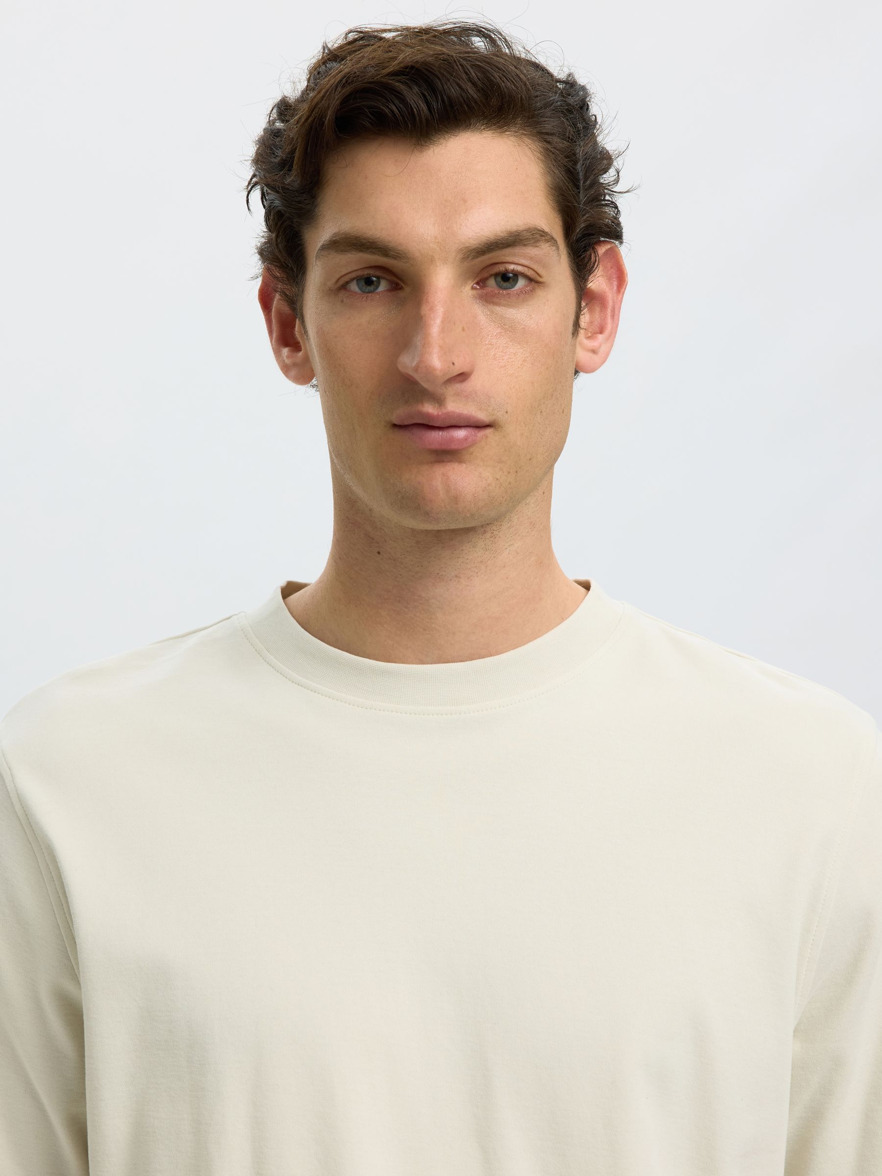 REGULAR FIT T-SHIRT