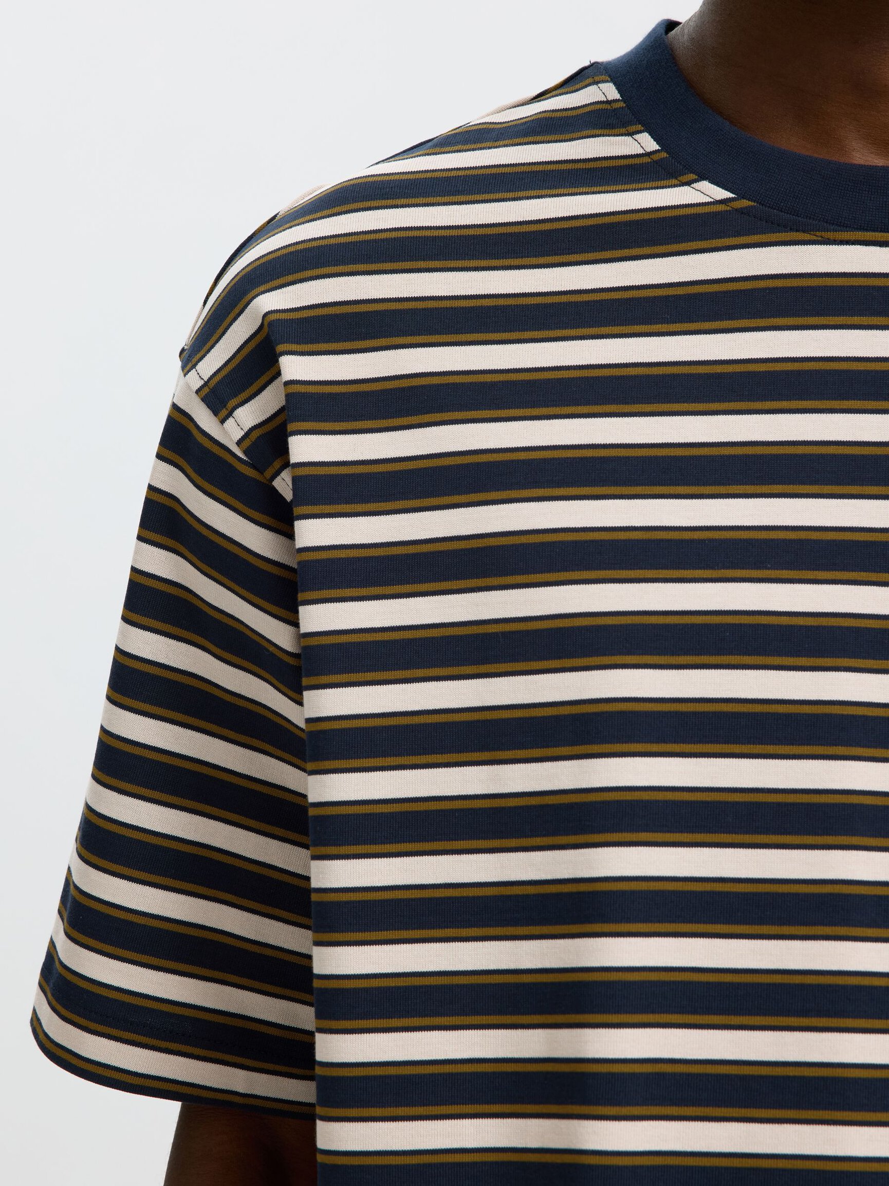 RELAXED FIT T-SHIRT