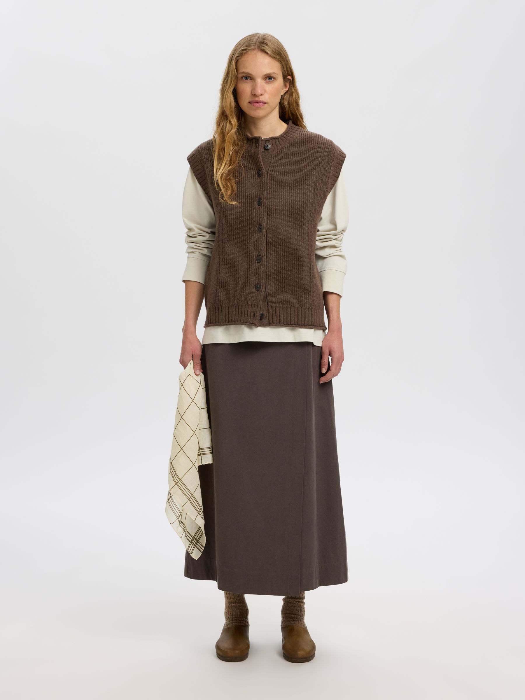 WOOL KNITTED VEST