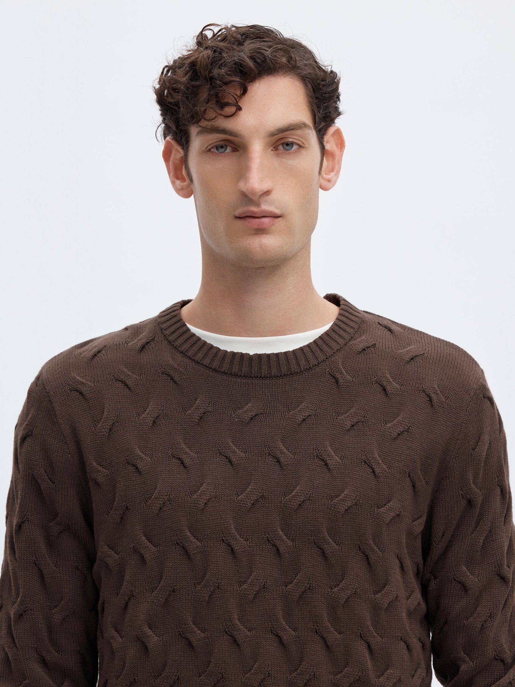 MAILLE TORSADÉE PULL RAS DU COU