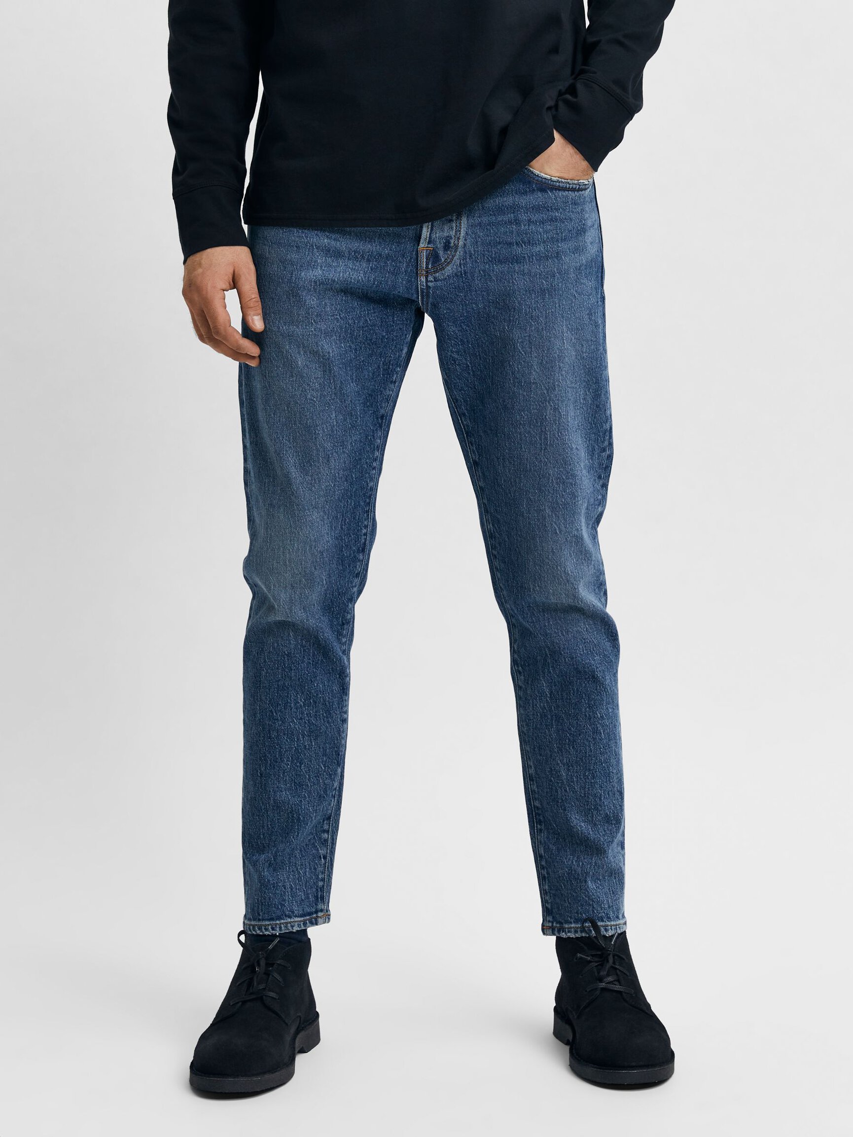 JEANS STRETTI IN FONDO