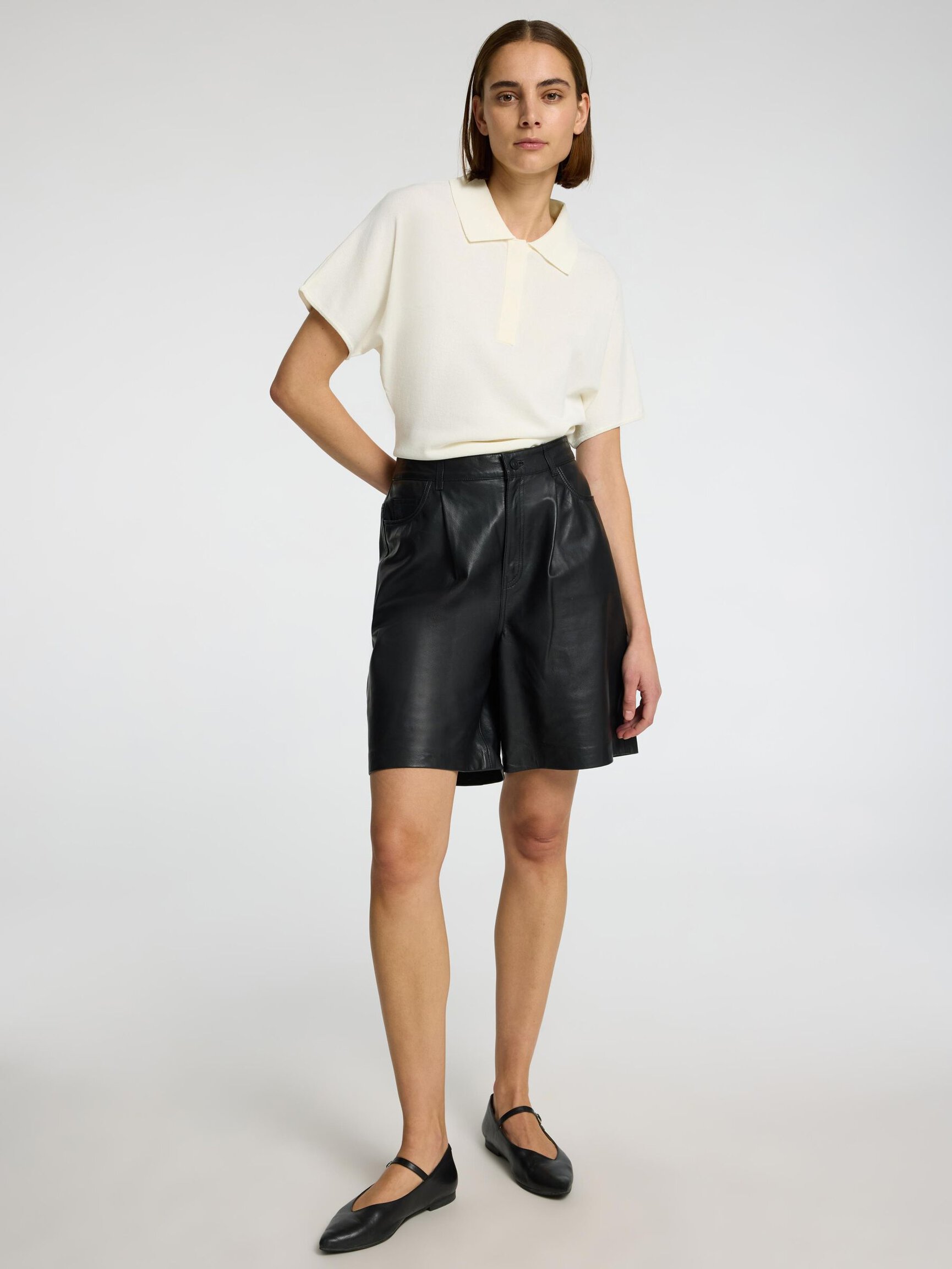 HIGH WAISTED LEATHER SHORTS