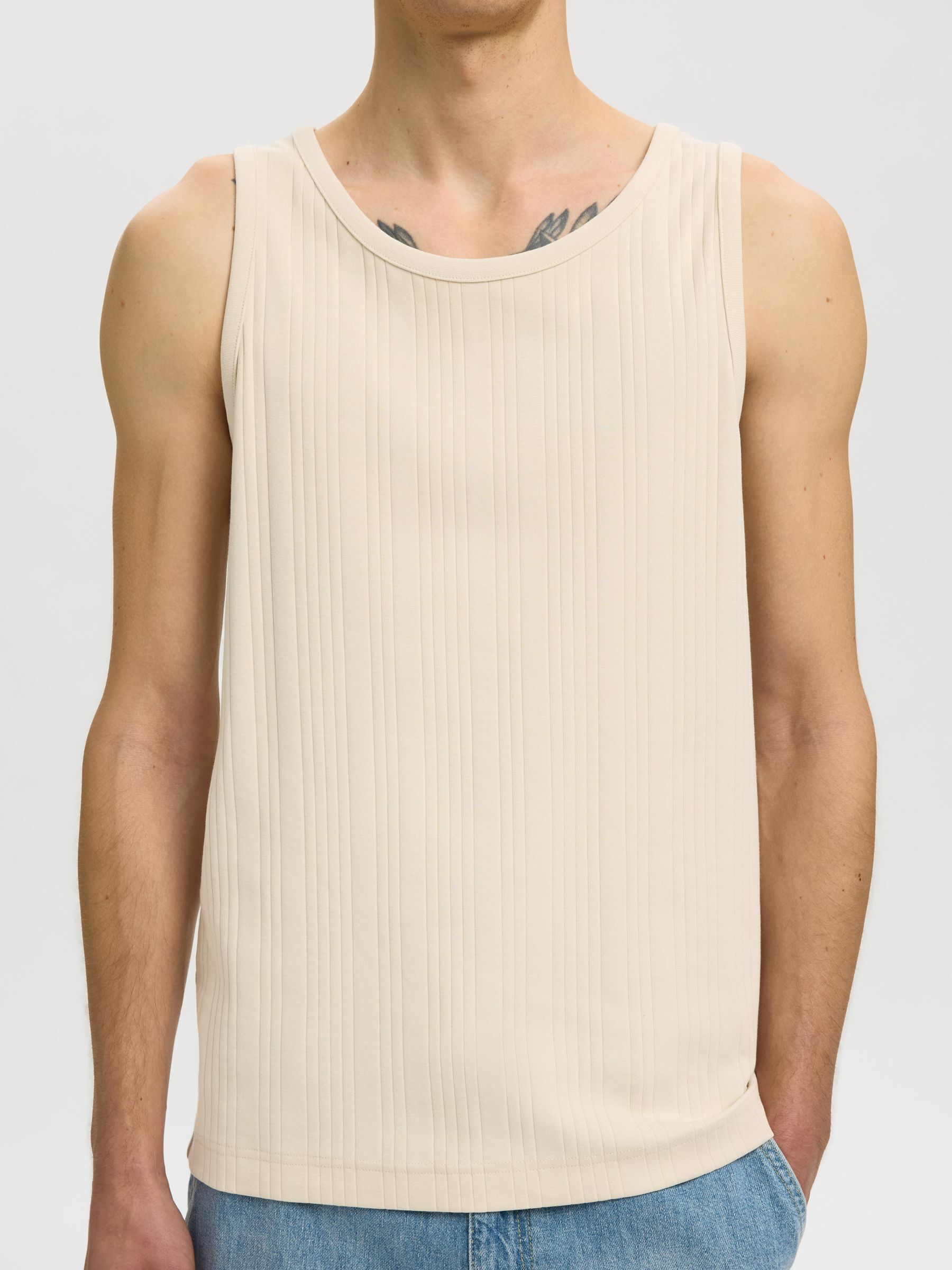 REGULAR FIT TANK TOP