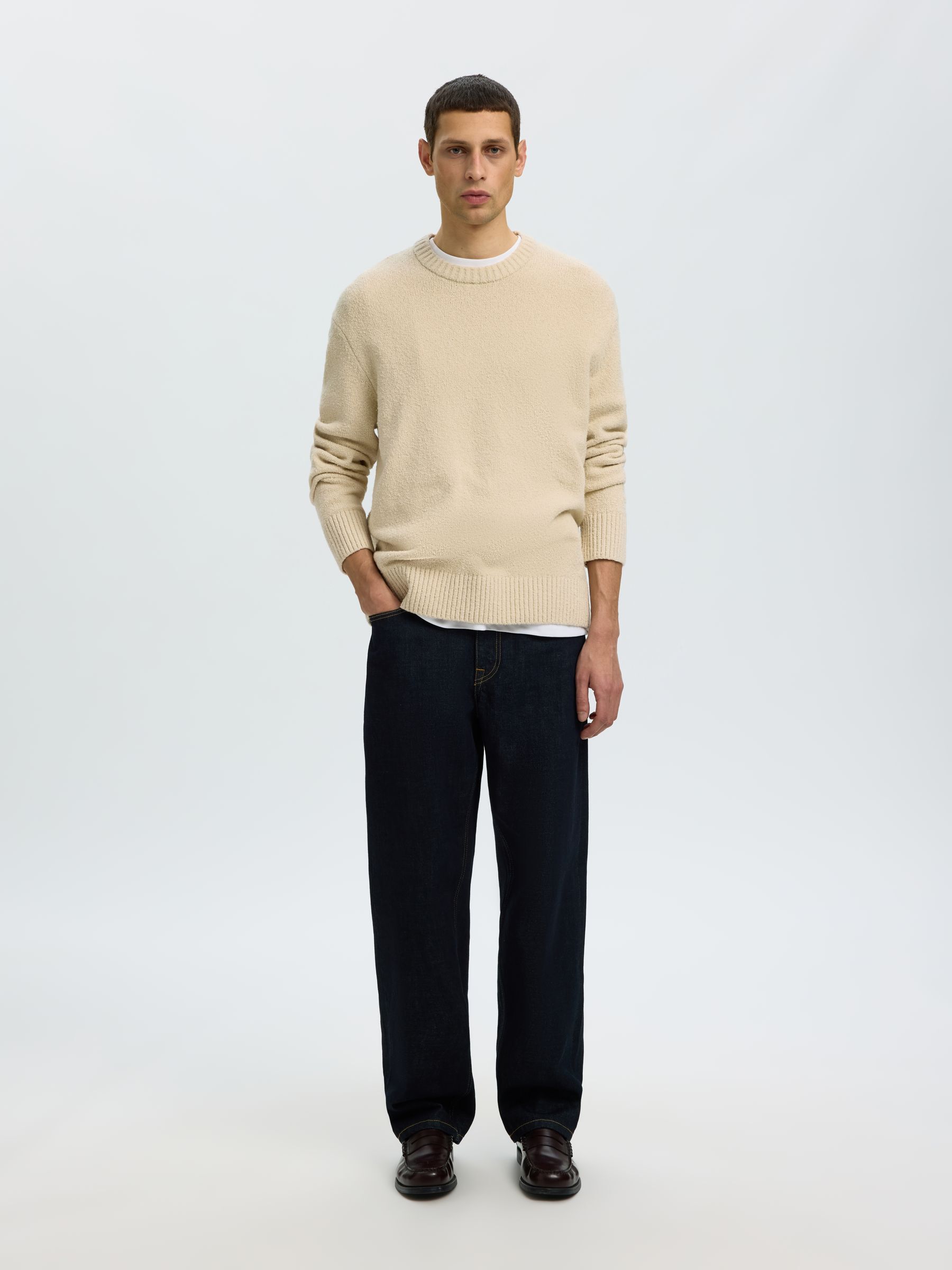 COUPE DÉCONTRACTÉE PULL EN MAILLE