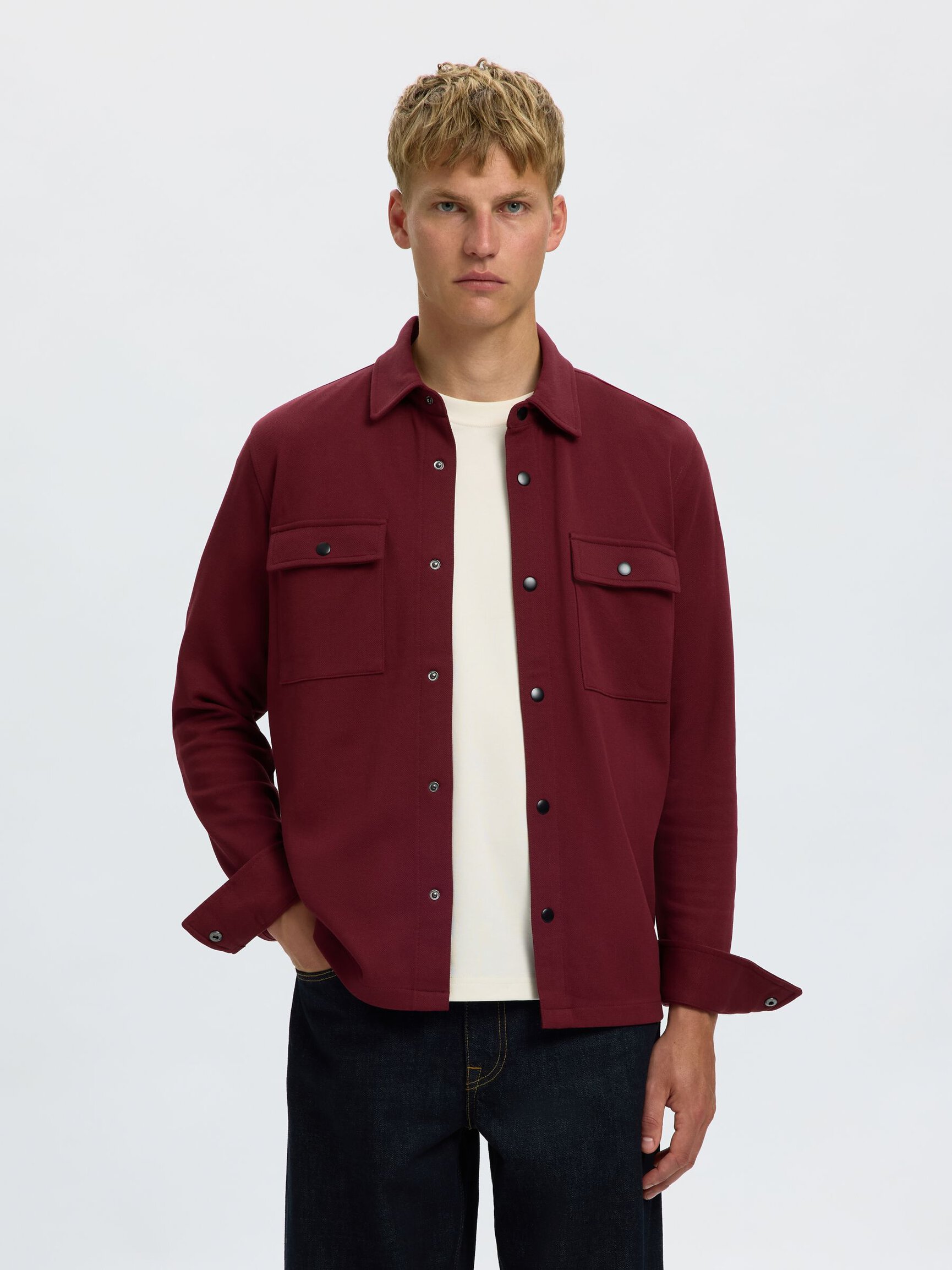 KLASSISCHES OVERSHIRT