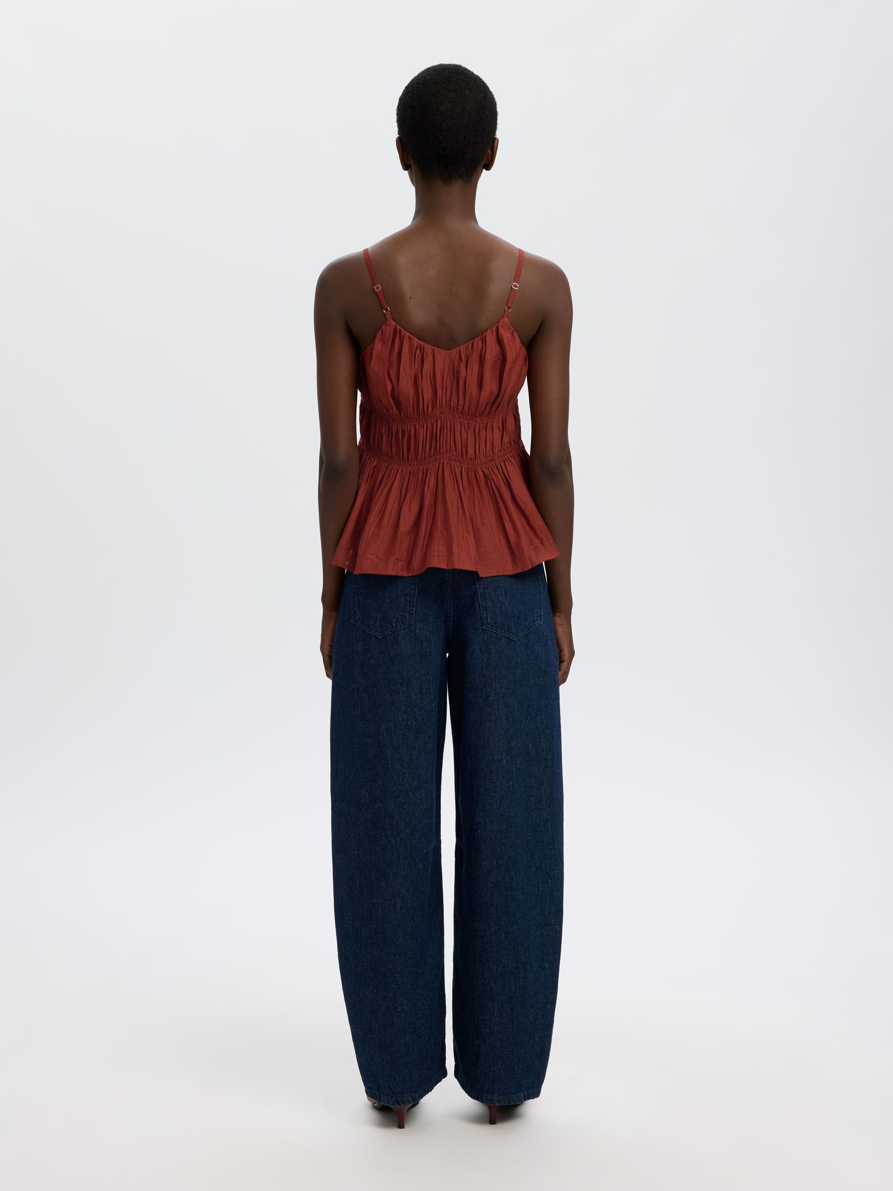 V-NECK SPAGHETTI STRAP TOP