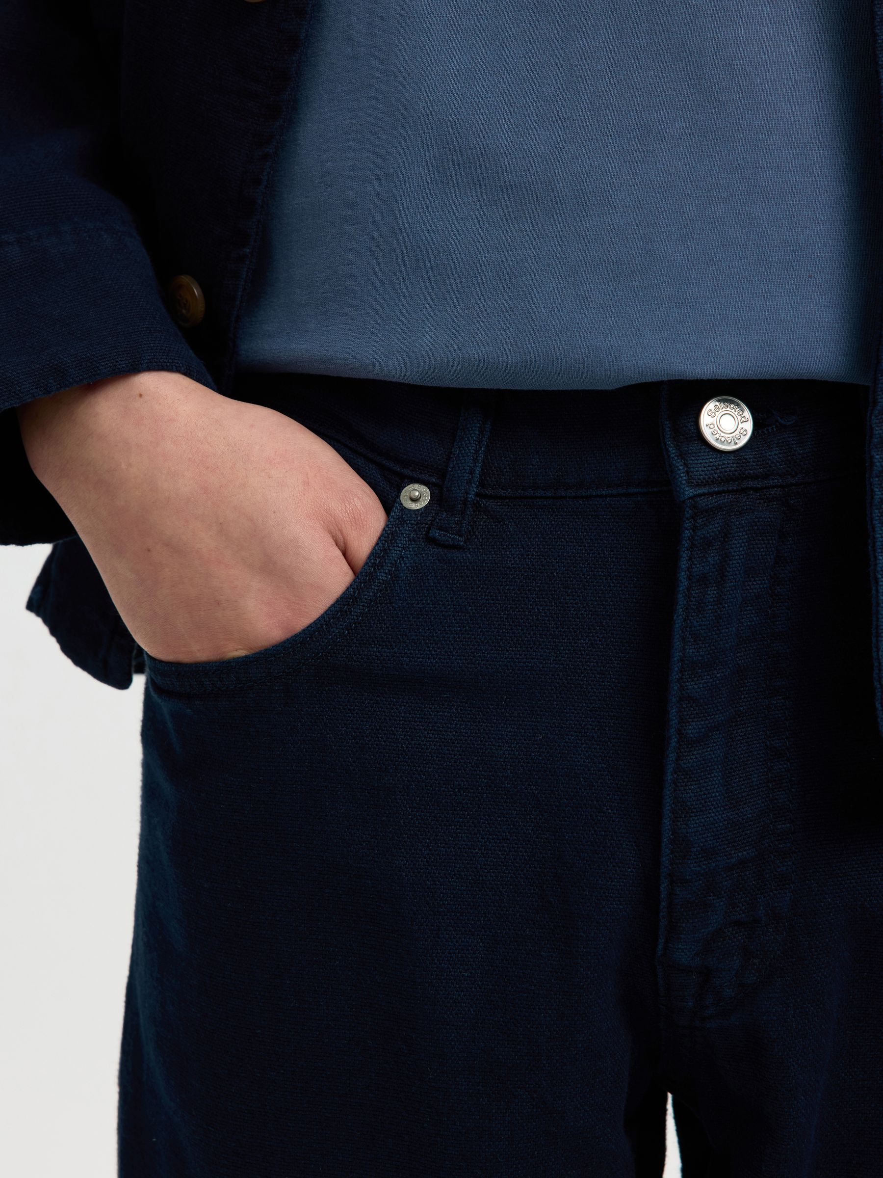 TAPERED FIT JEANS