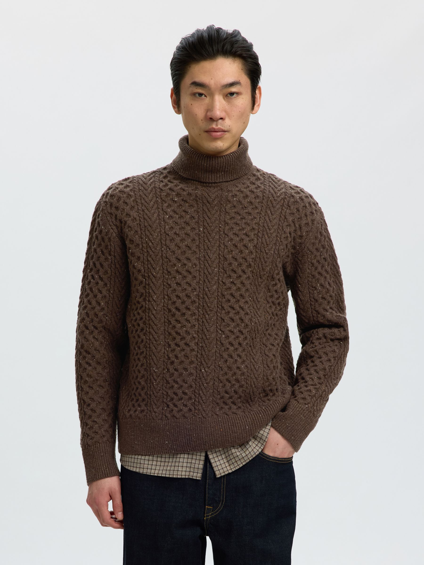 CABLE KNIT TURTLENECK