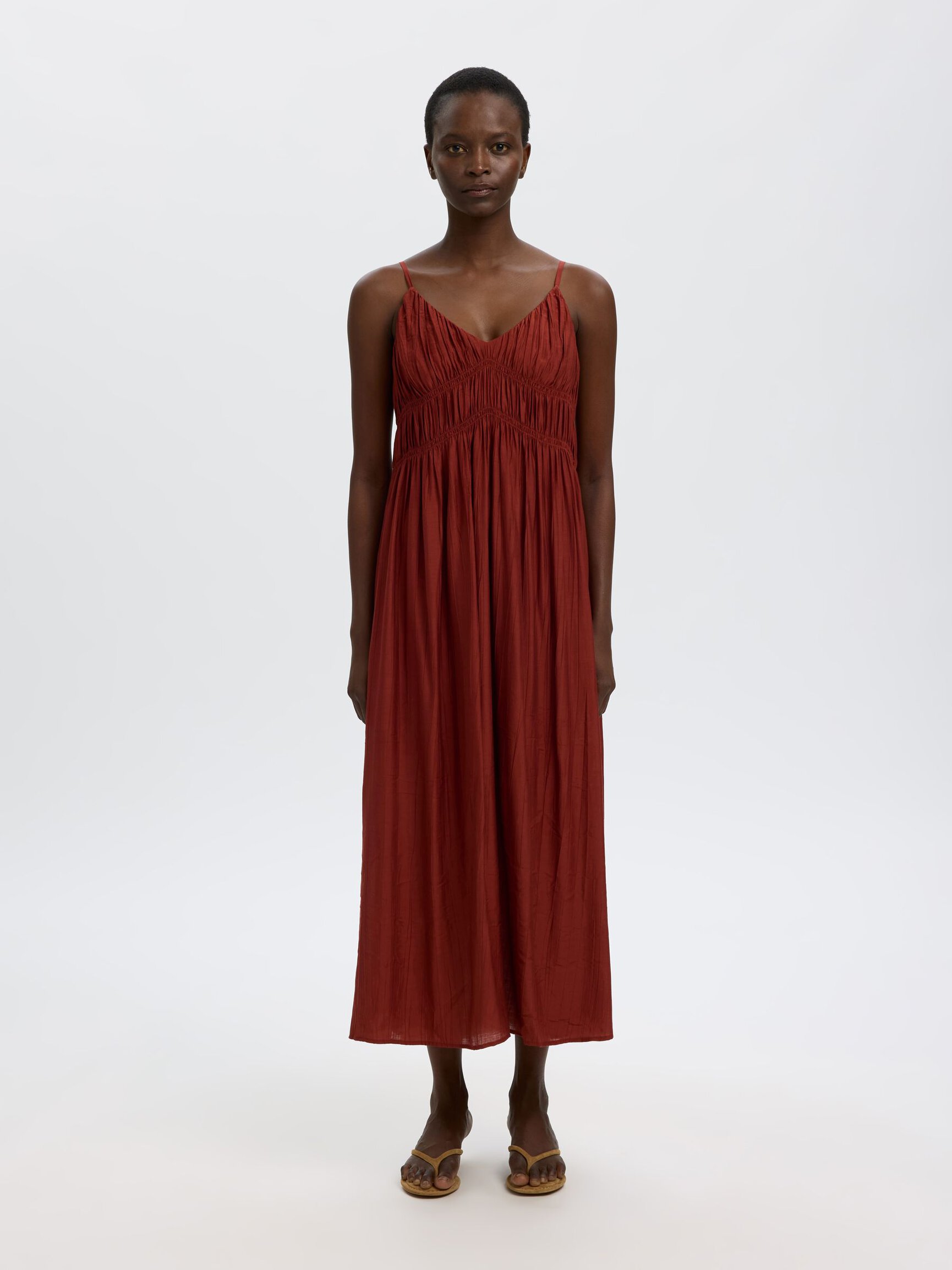 V-NECK SPAGHETTI MAXI DRESS