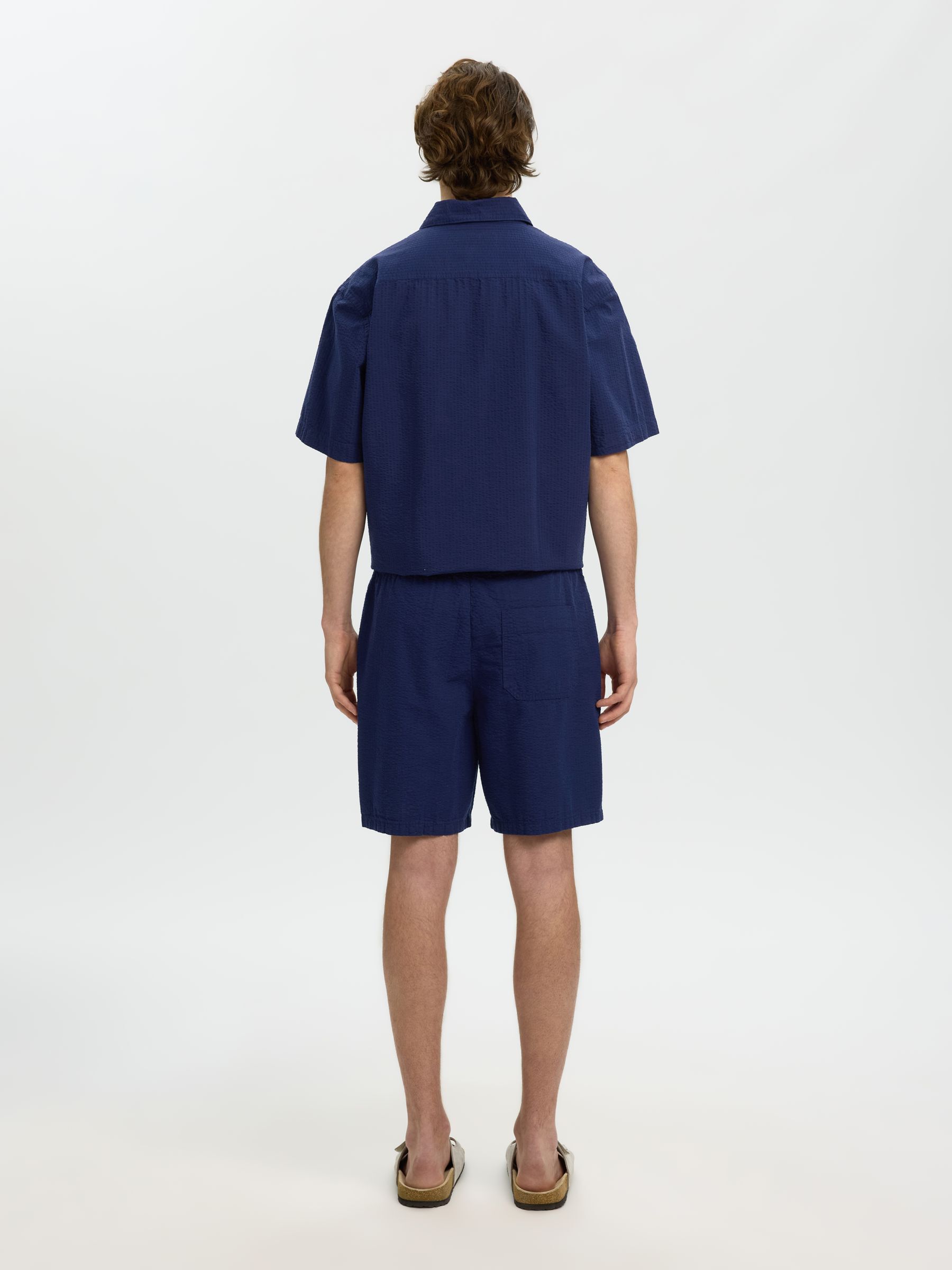 REGULAR FIT SEERSUCKER SHORTS