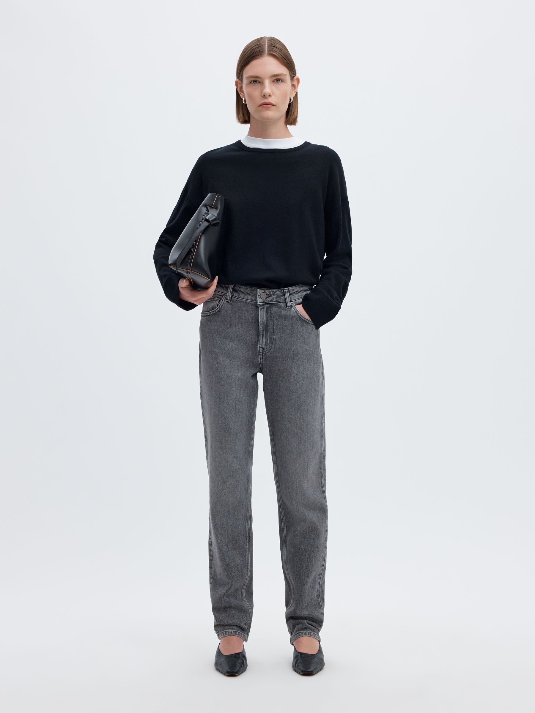 TAILLE MI-HAUTE JEAN COUPE SLIM FUSELÉE