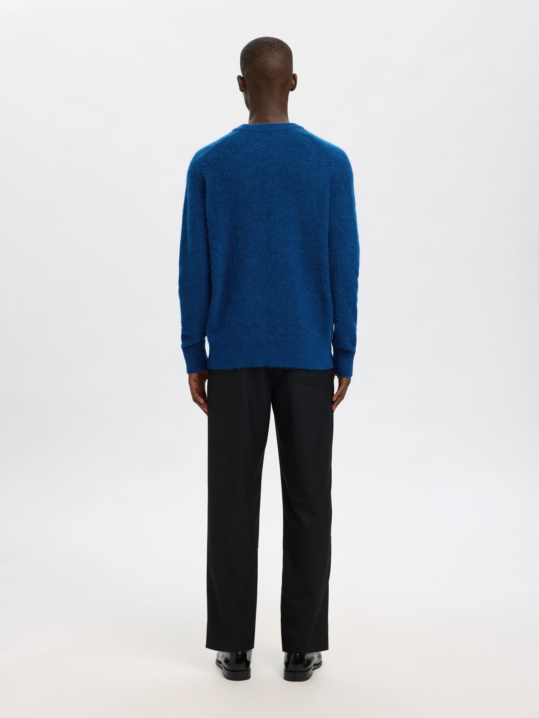 LONG-SLEEVED KNITTED JUMPER