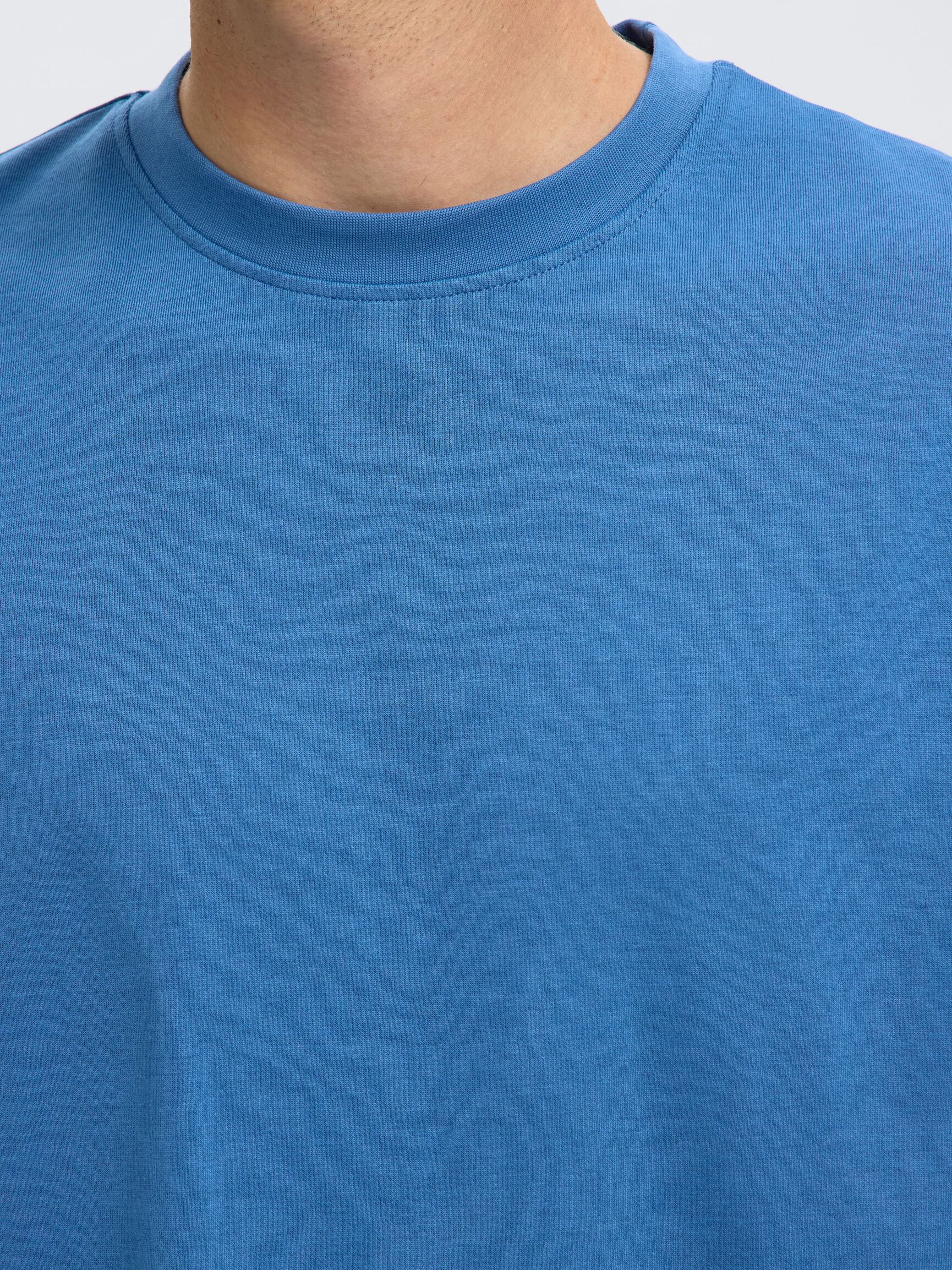 LOOSE FIT T-SHIRT