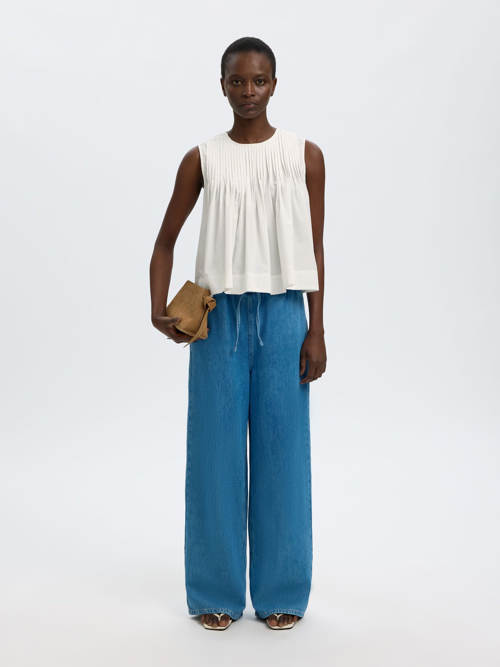 PLEATED SLEEVELESS TOP