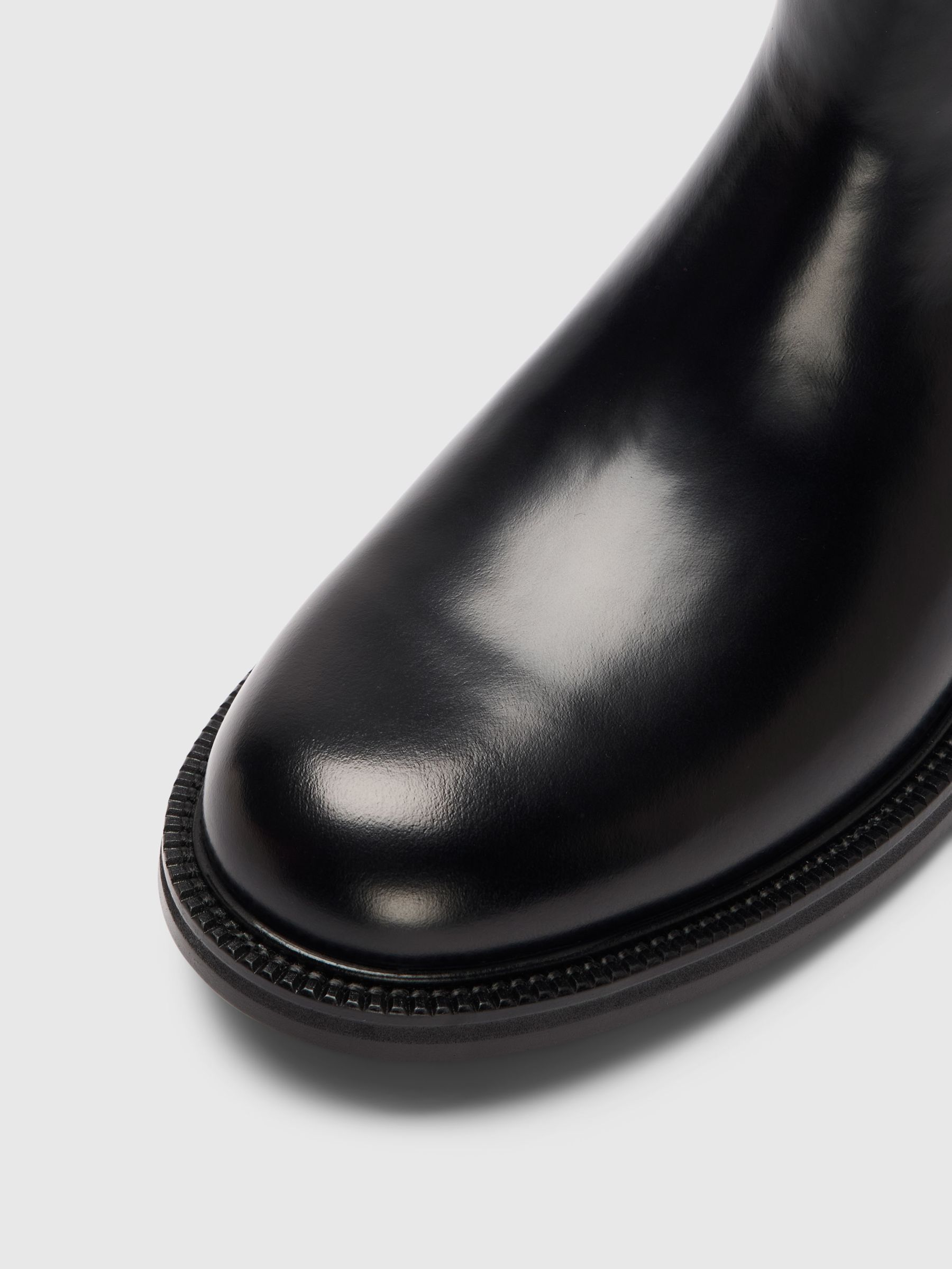 LEATHER CHELSEA BOOTS