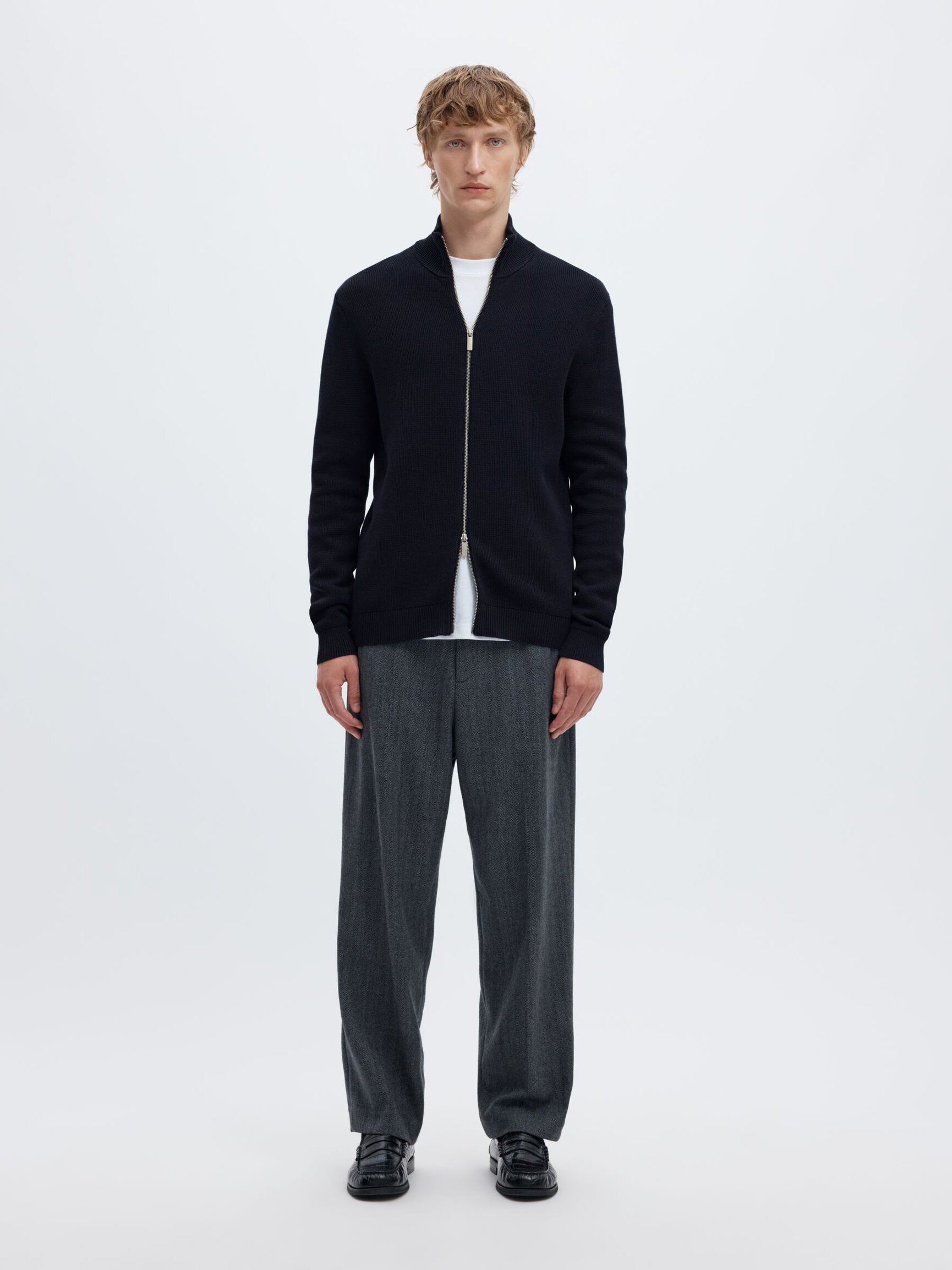 ZIPPED HIGH NECK PULLOVER