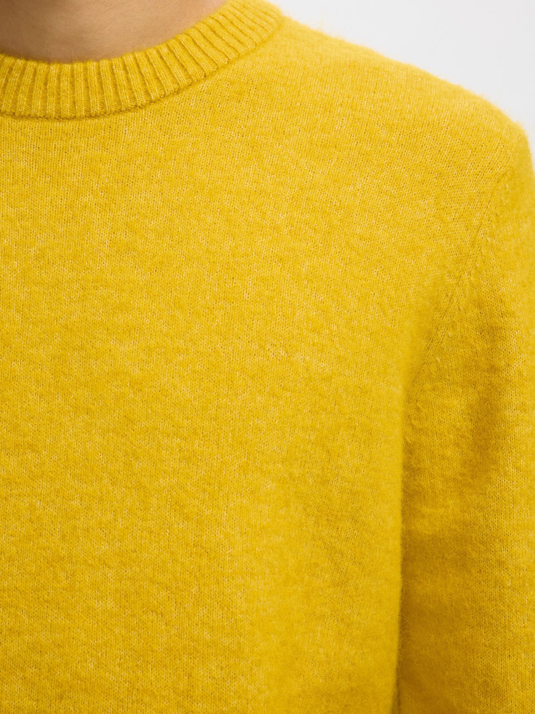 LONG-SLEEVED KNITTED JUMPER