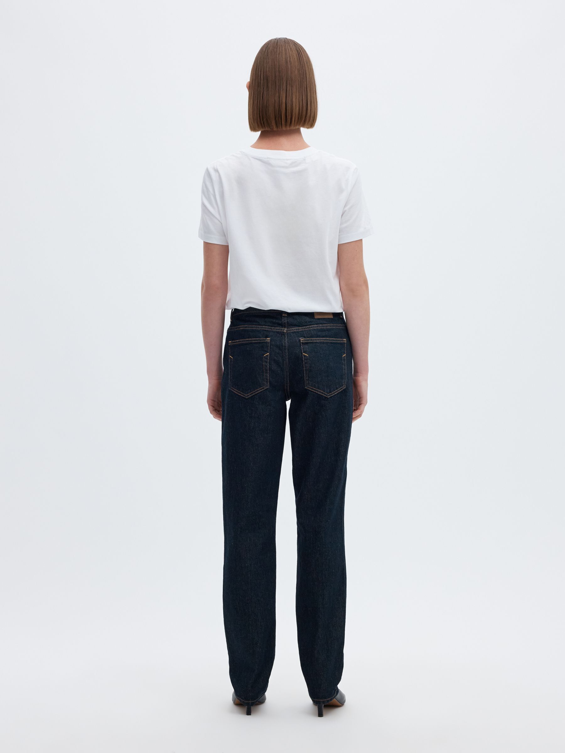 TAILLE MI-HAUTE JEAN COUPE SLIM FUSELÉE