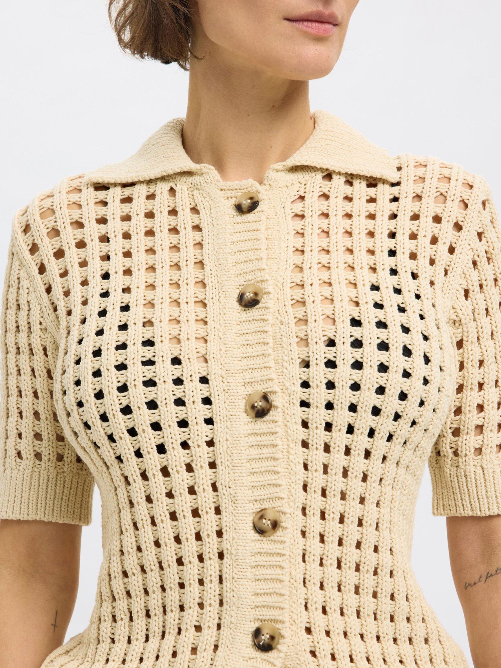 HÆKLET STIL STRIKKET CARDIGAN