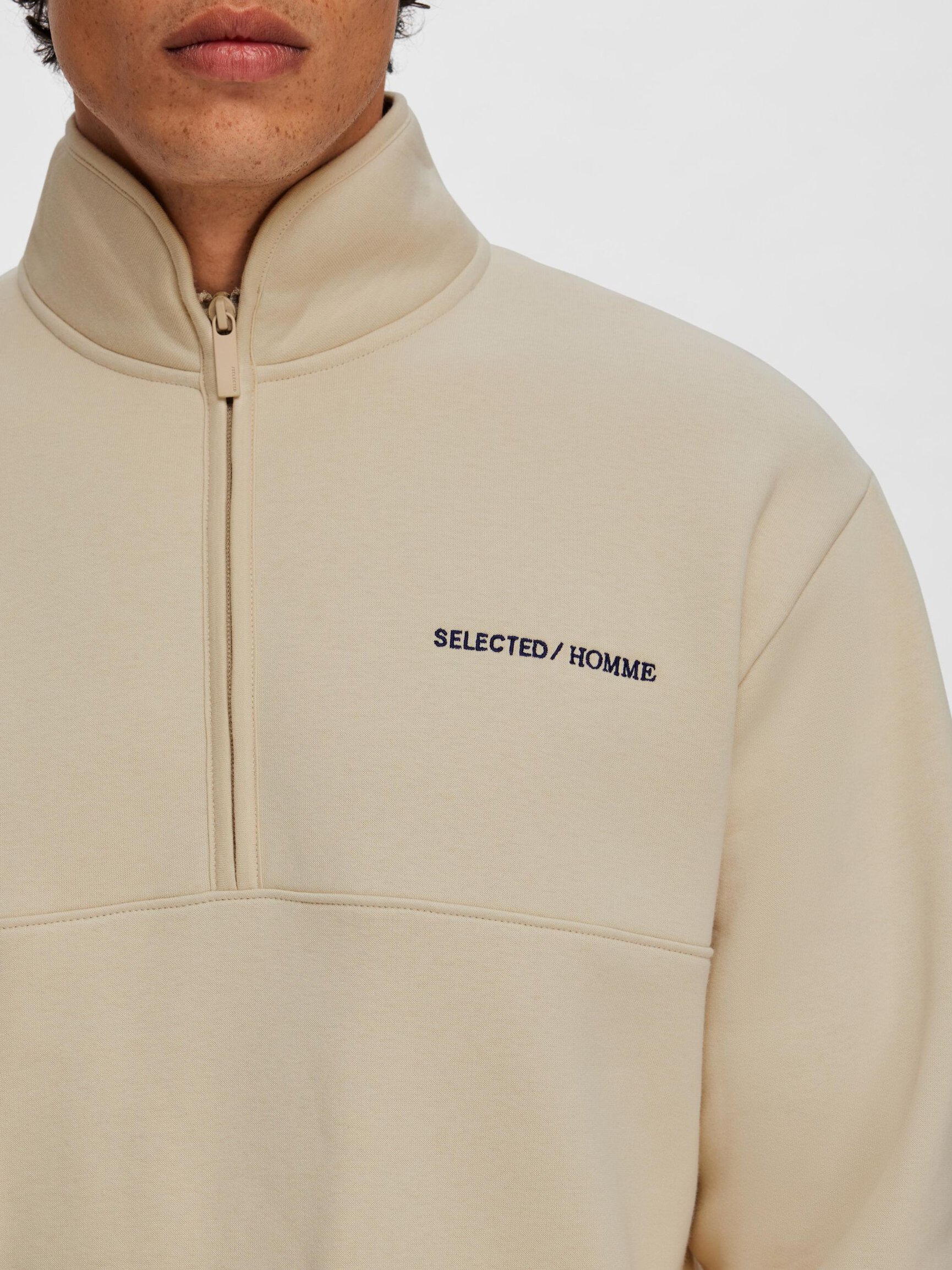 HALF-ZIP PULLOVER
