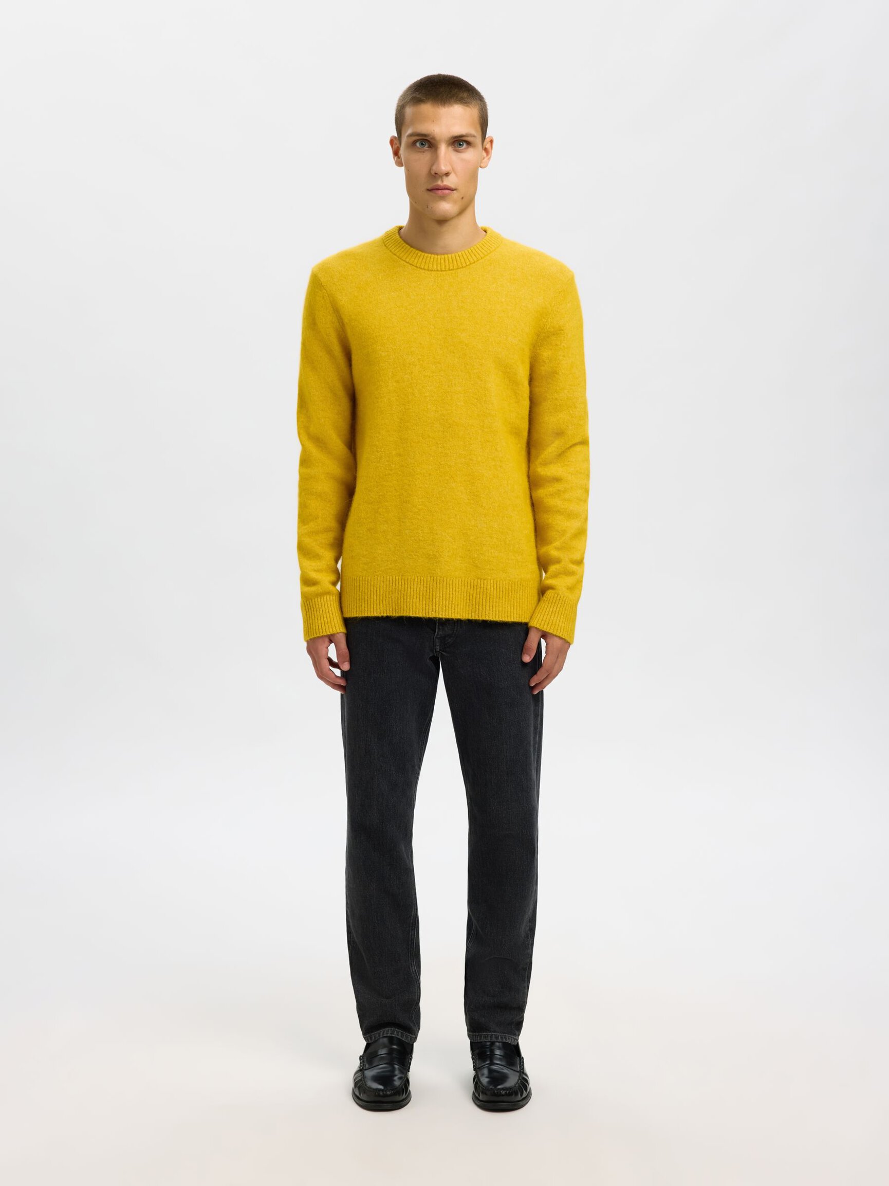 LONG-SLEEVED KNITTED JUMPER
