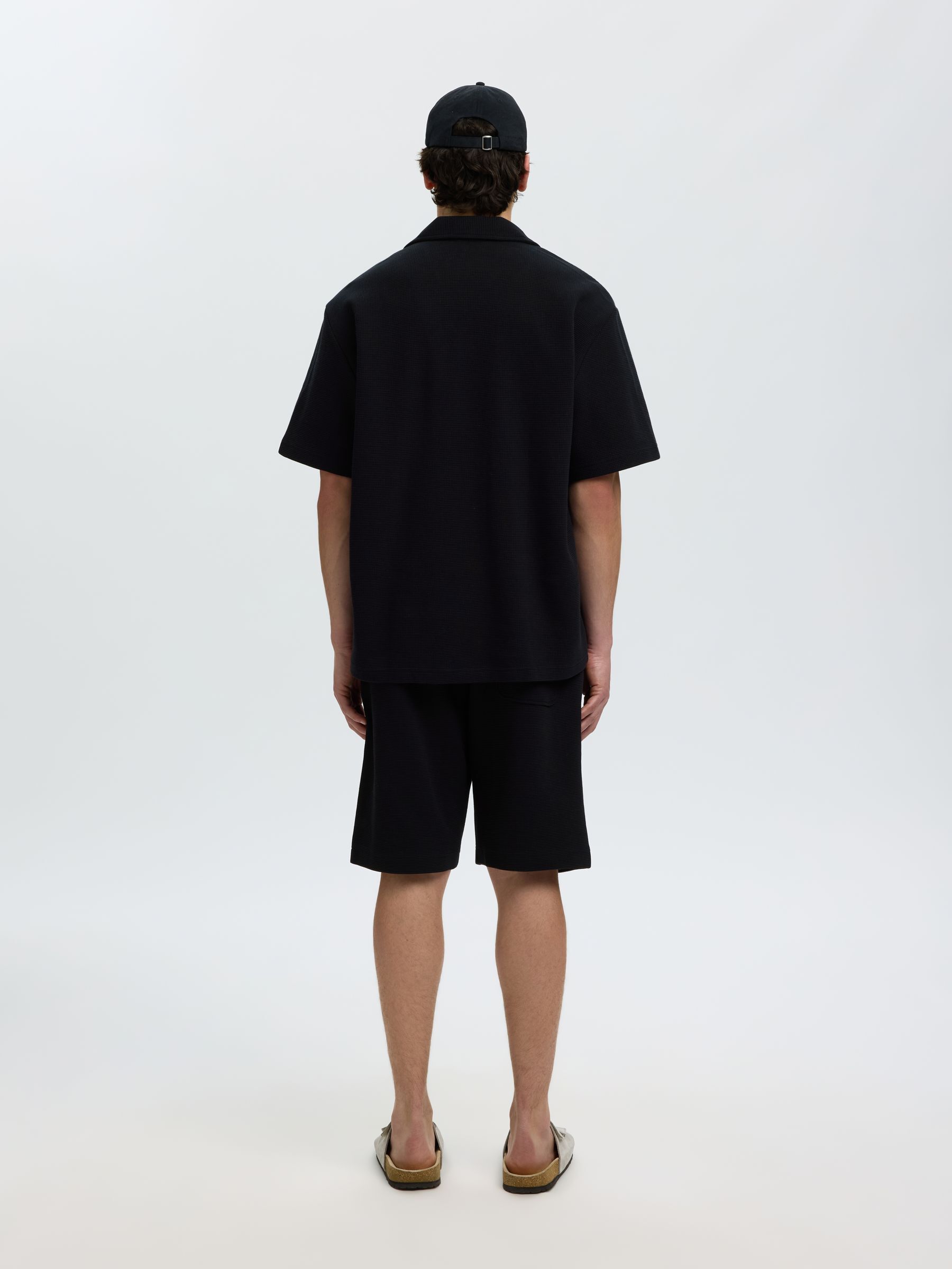 AVSLAPPNAD PASSFORM ÖVERSKJORTA