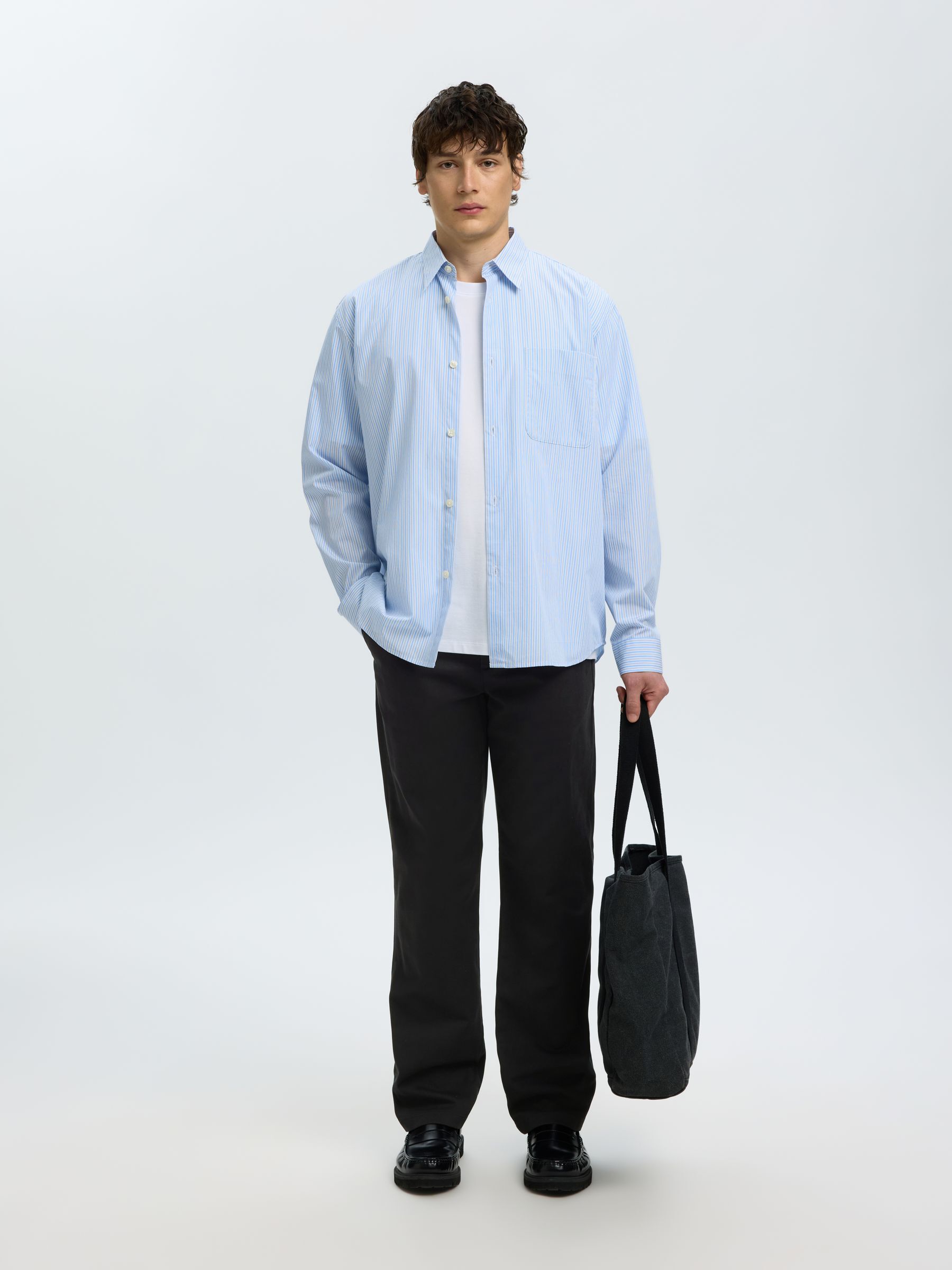 STRAIGHT FIT CHINOS