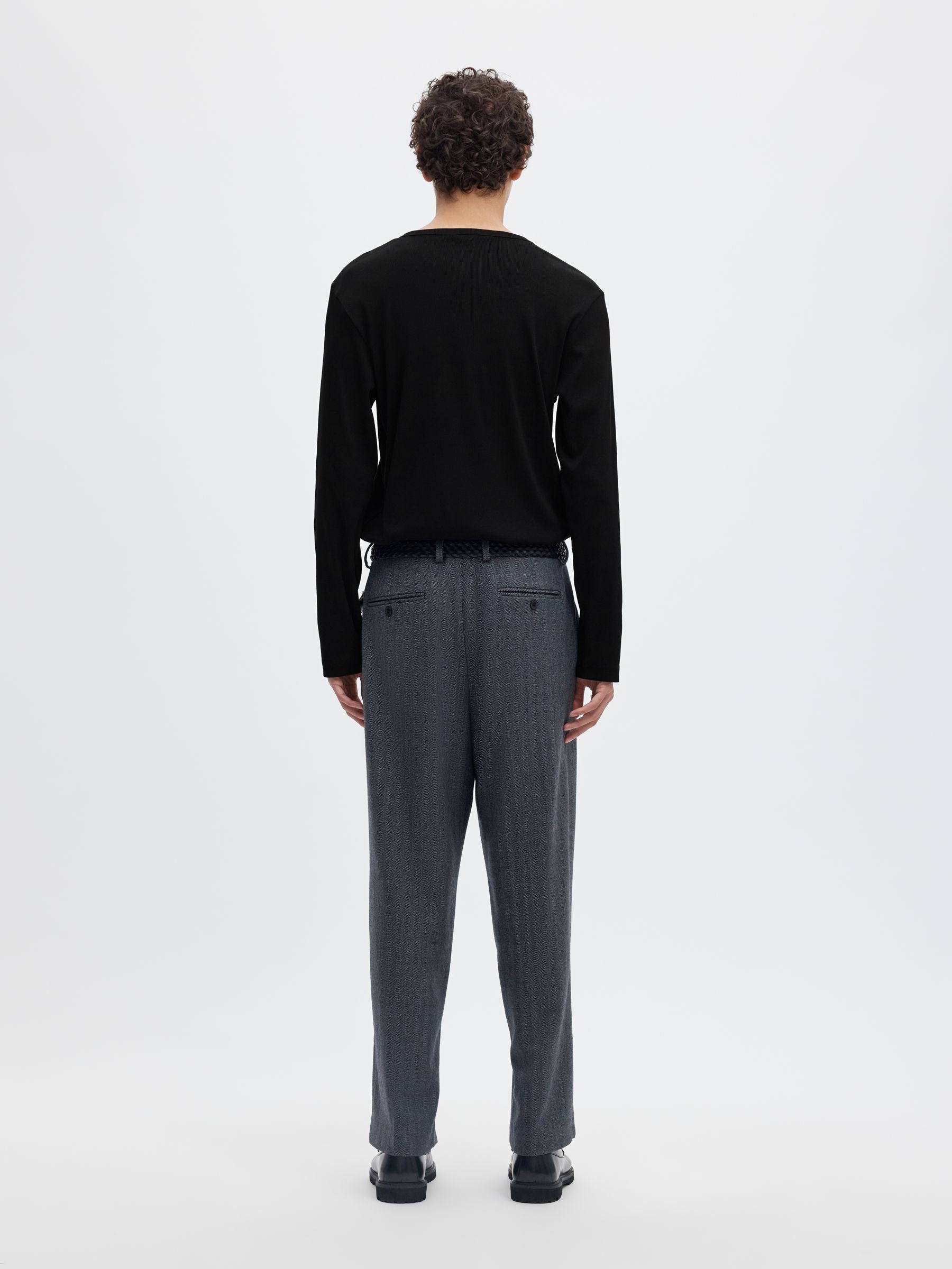 RIBBED BUTTON LONG-SLEEVED T-SHIRT