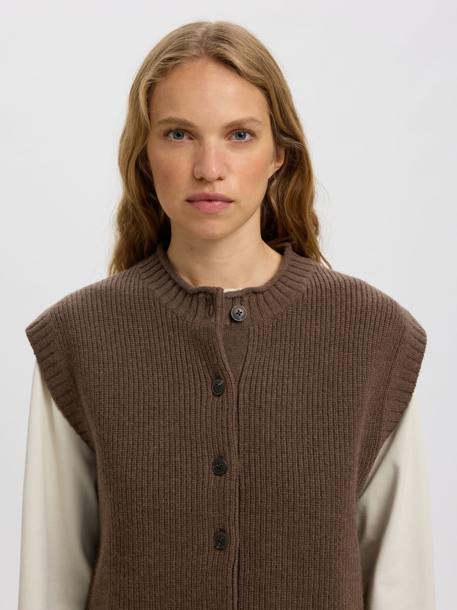 WOOL KNITTED VEST