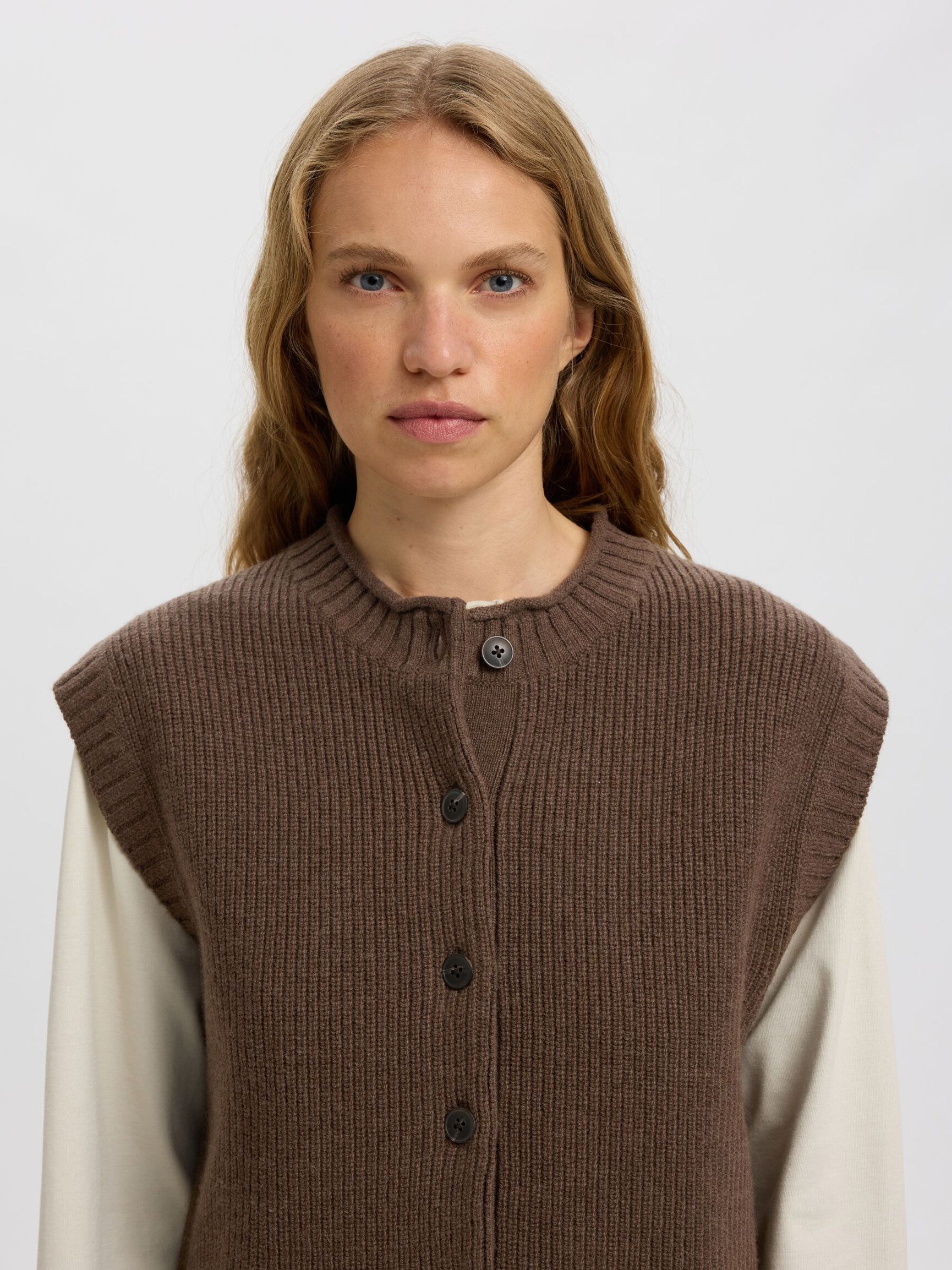 WOOL KNITTED VEST