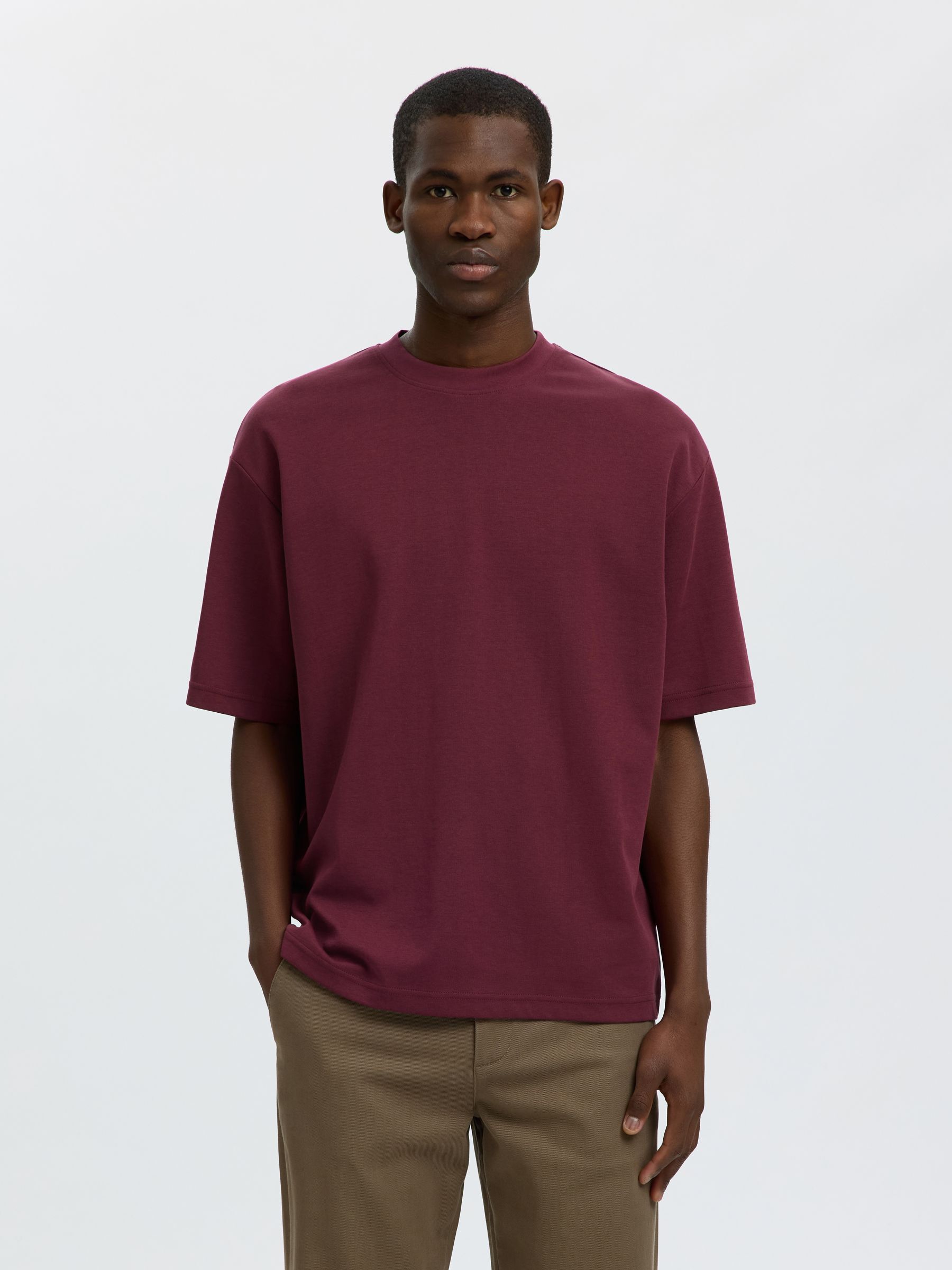 LOOSE FIT T-SHIRT