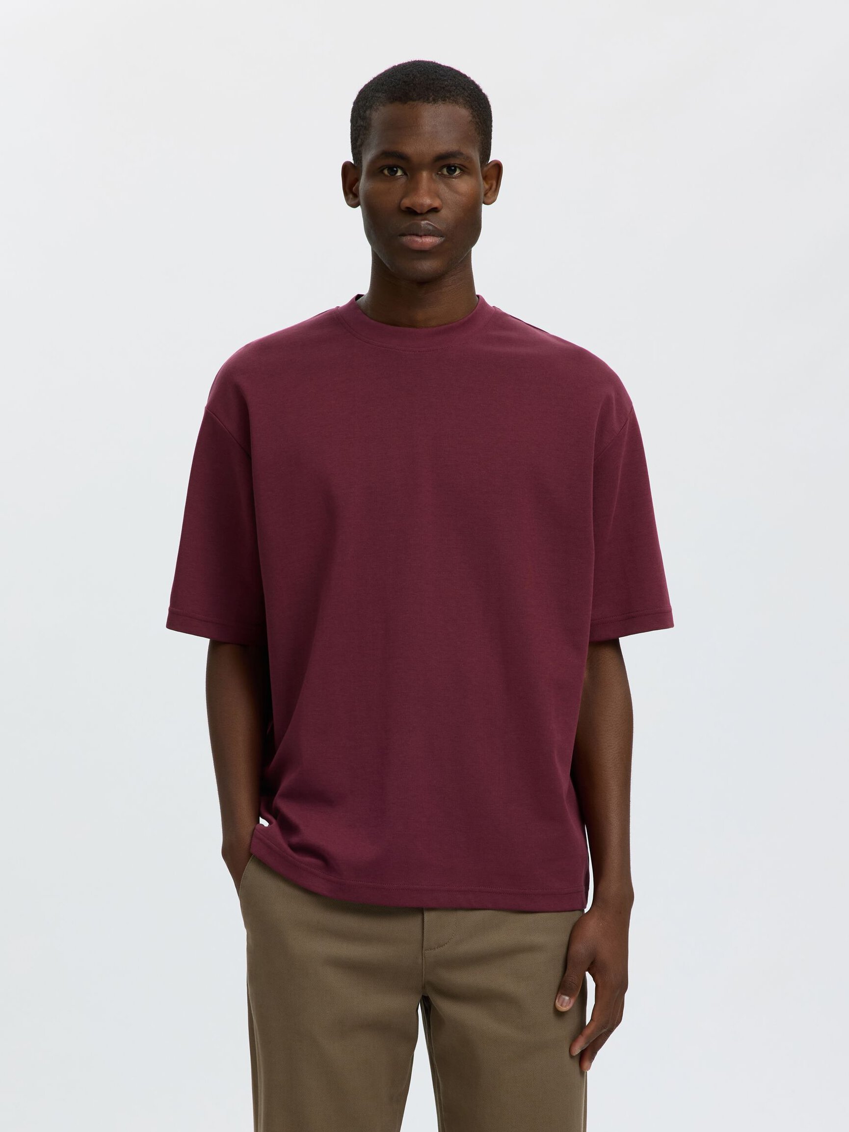 LOOSE FIT T-SHIRT