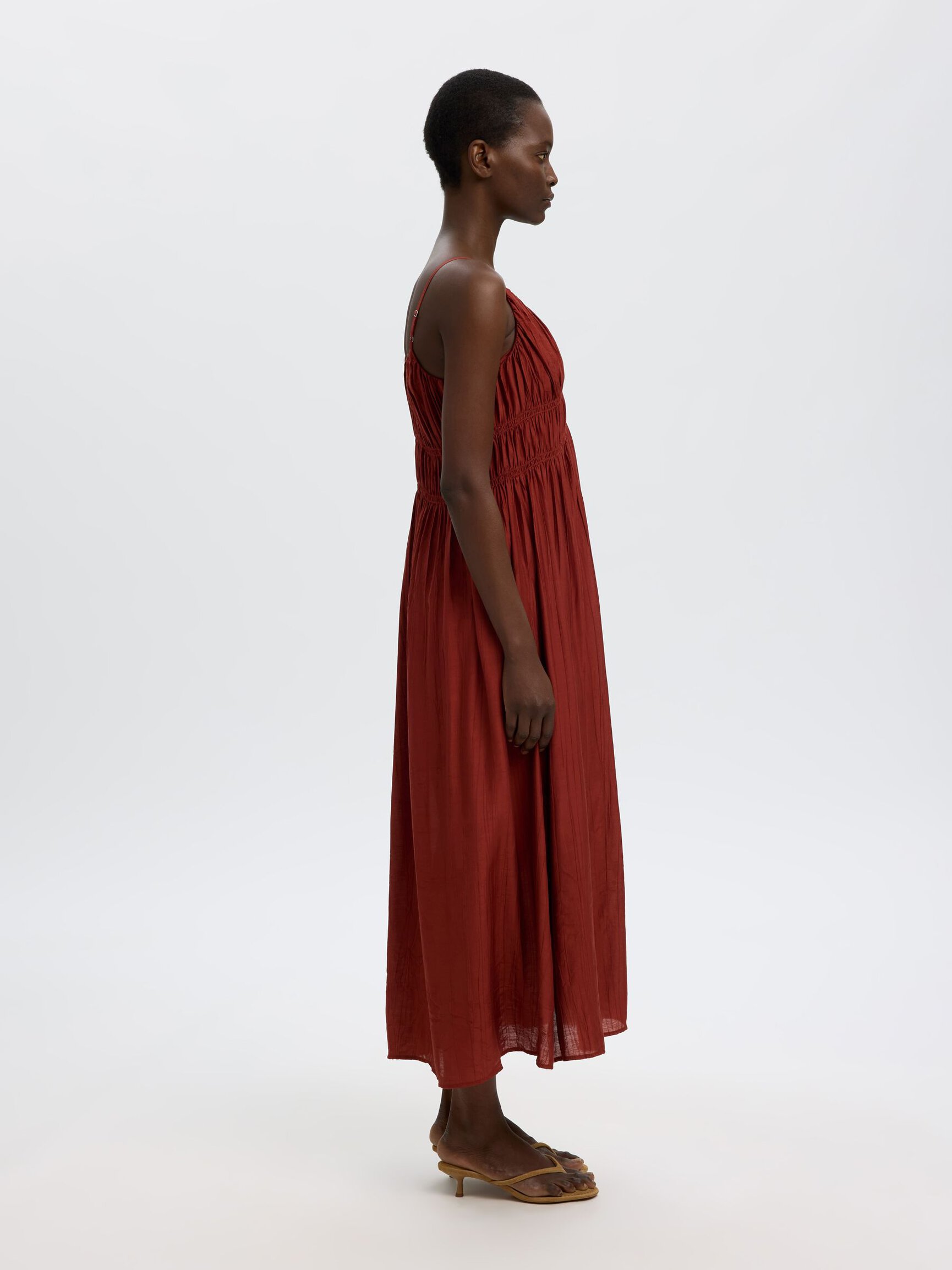 V-NECK SPAGHETTI MAXI DRESS