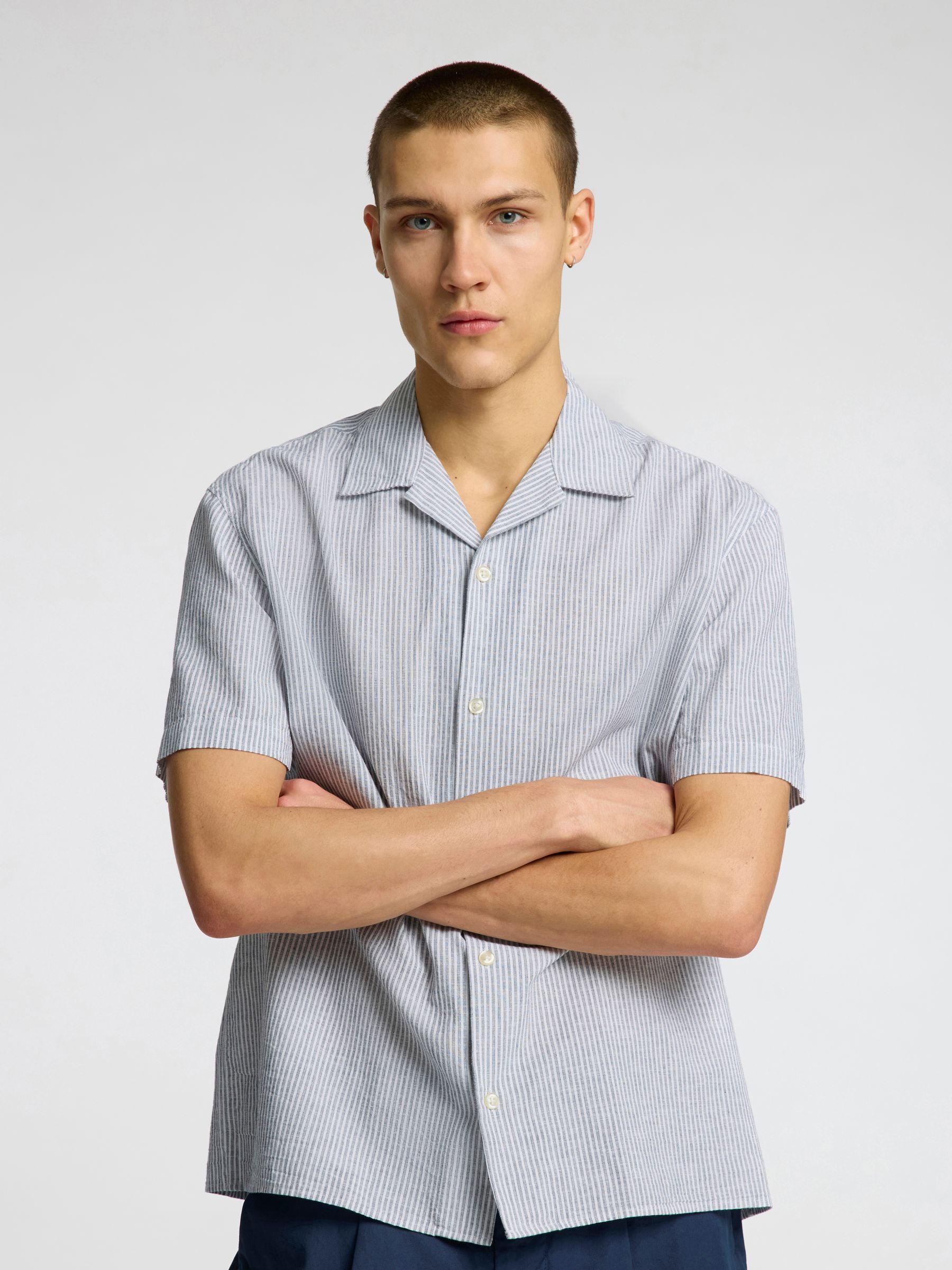 KOSZULA Z KRÓTKIM RĘKAWEM