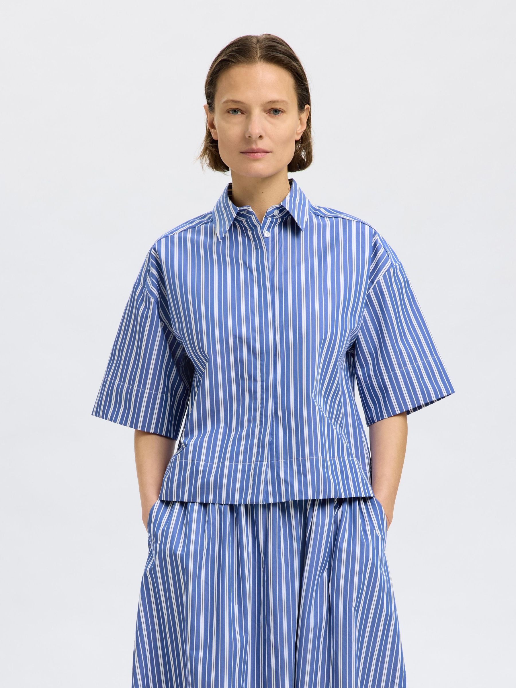 STRIPED SHORT SLEEVED SHIRT | Blue | Selected