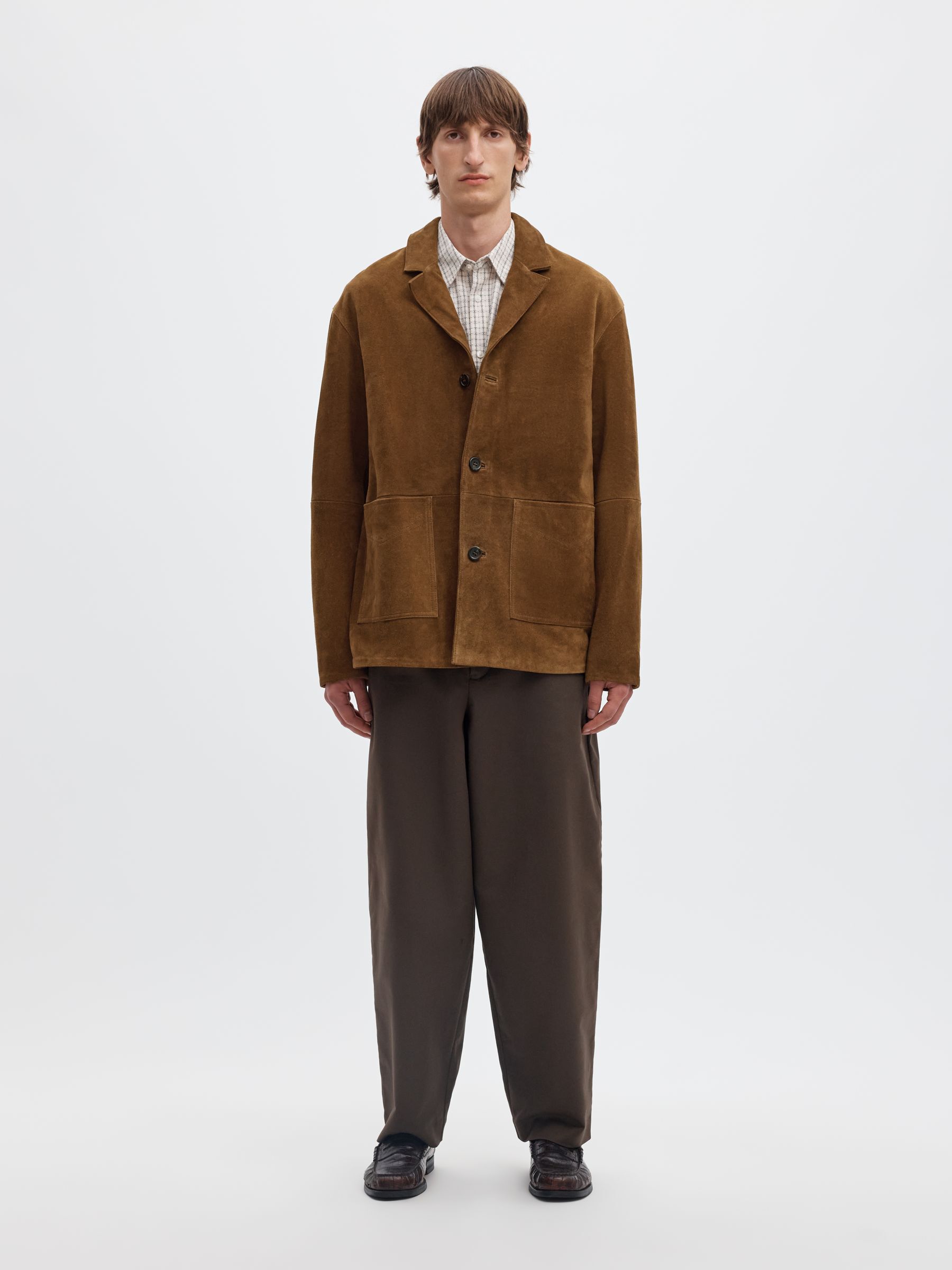 GAMUZA SOLAPAS CON MUESCAS CHAQUETA DE PIEL