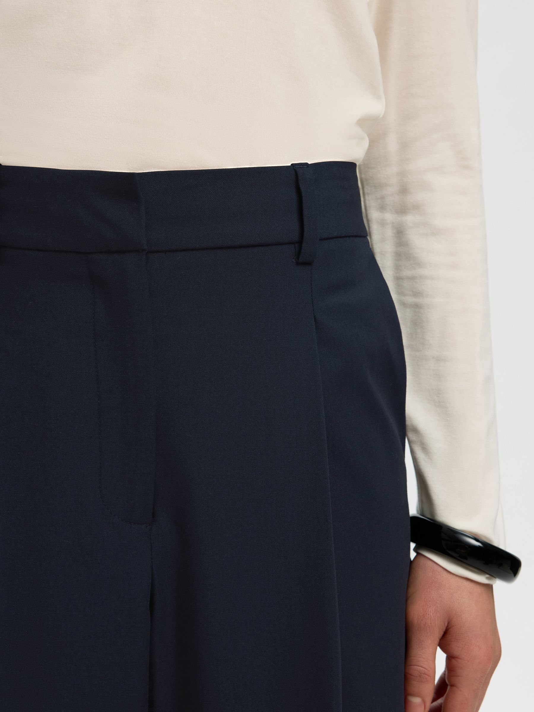TIRO MEDIO PANTALONES FIT CORTE BARREL